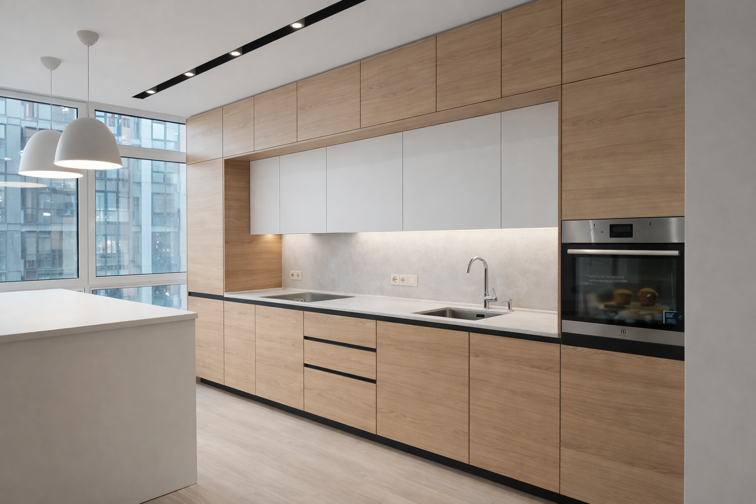 Кухня с фасадами из шпона.