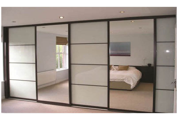 Шкаф-Купе с зеркало и лакобель.