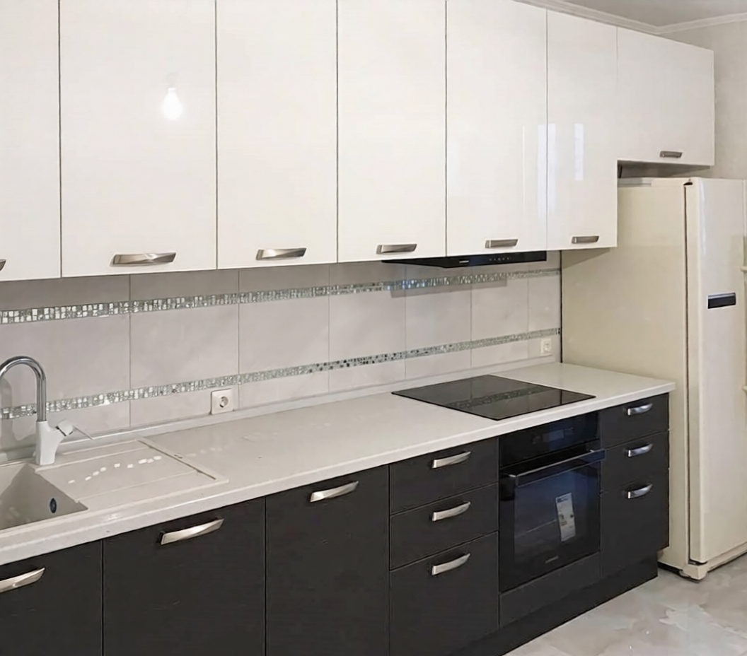 Кухня с фасадами из AGT акрил.