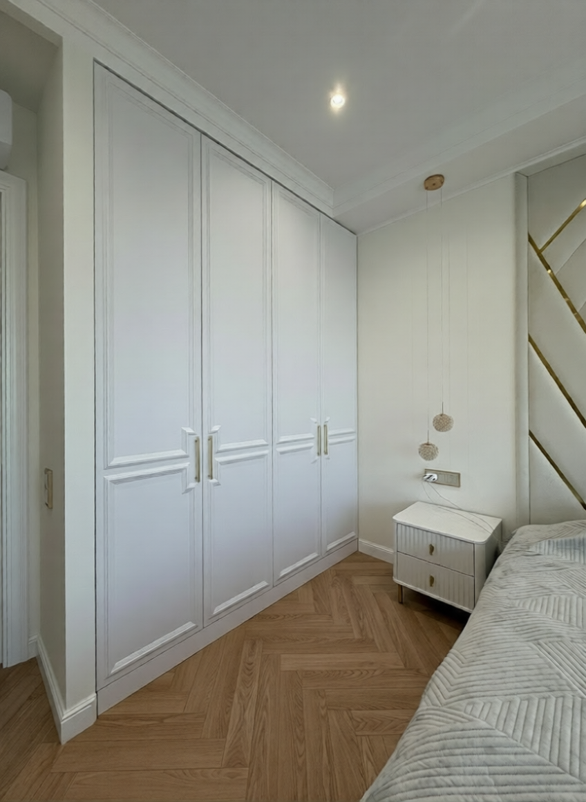 Шкаф распашной в спальню. МДФ крашений.