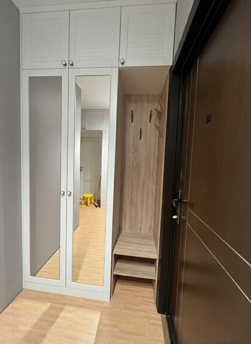 Шкаф в прихожую. МДФ крашений.