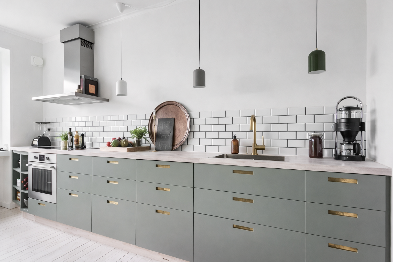 Кухня с фасадами из ЛДСП EGGER.