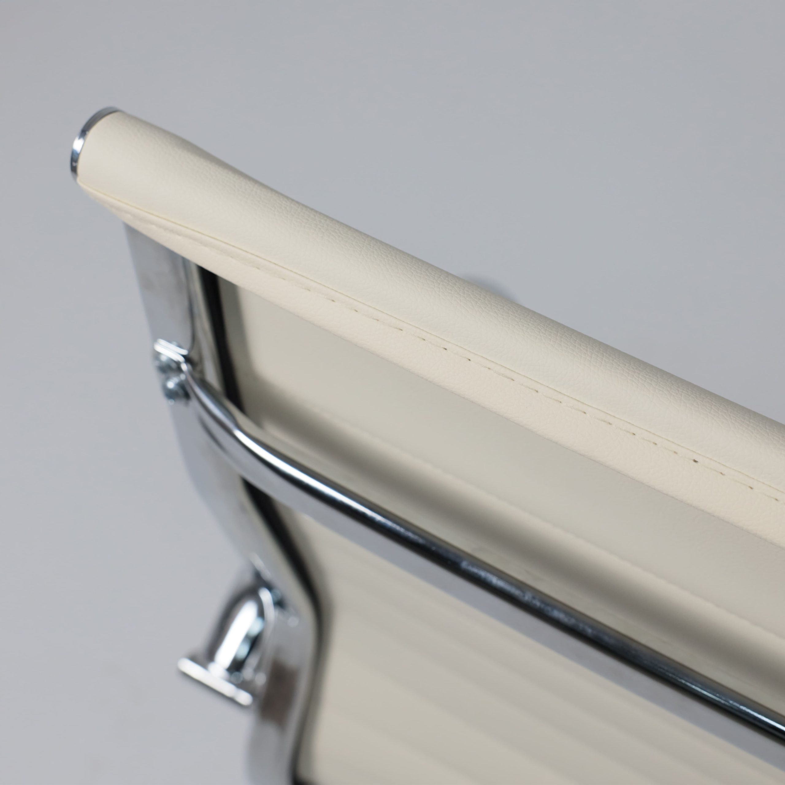 Кресло поворотное EVELIN, экокожа, кремовый