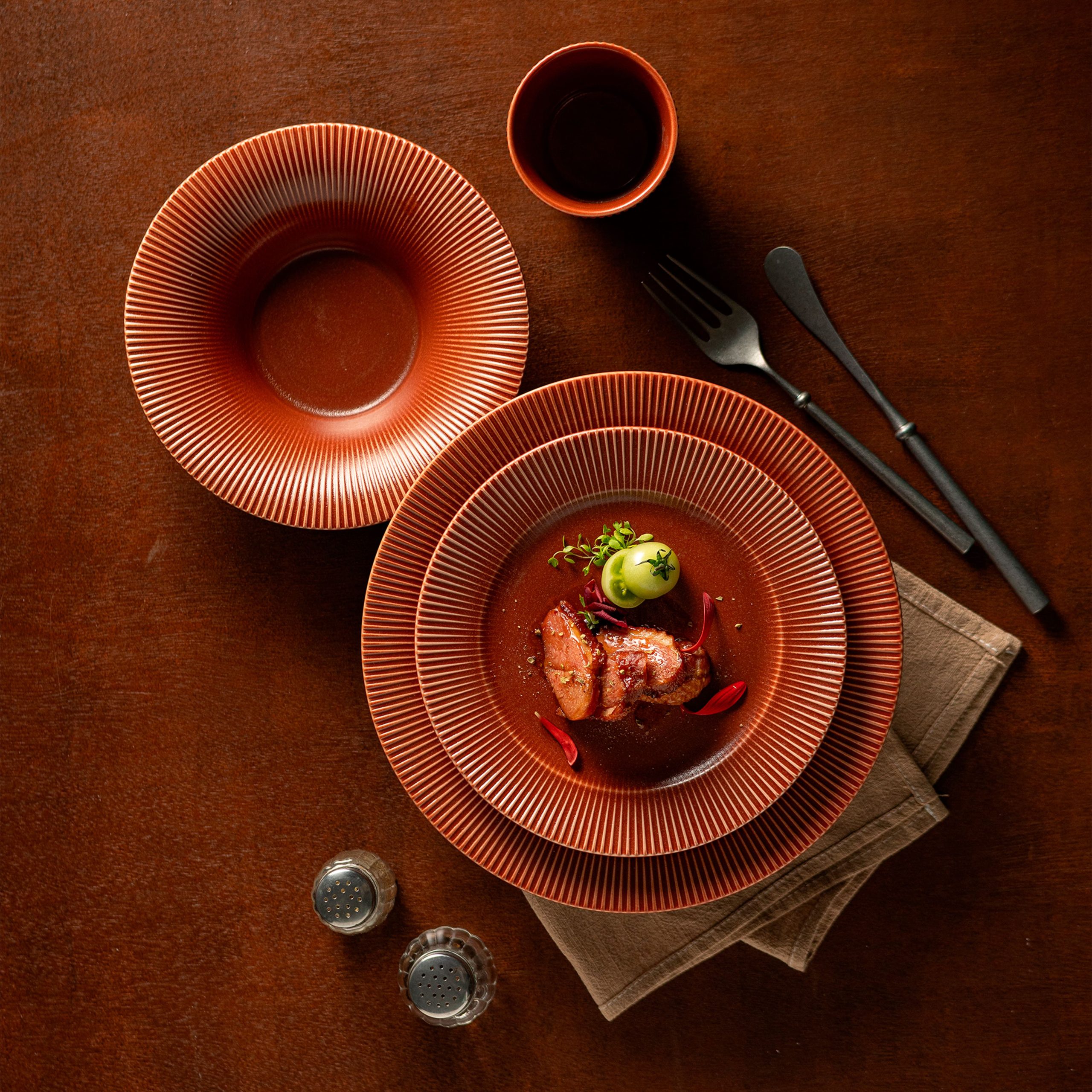 Блюдо AURORA, фарфор, каштановый, d20*2,5см