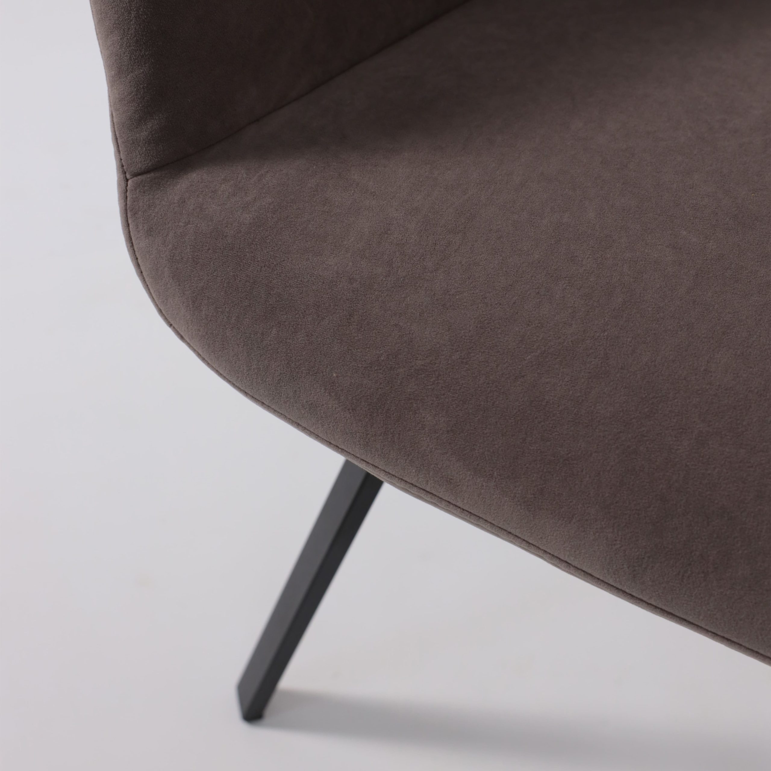 Стул ROMEO SMILE 360, b05 LATTE LUXчерный