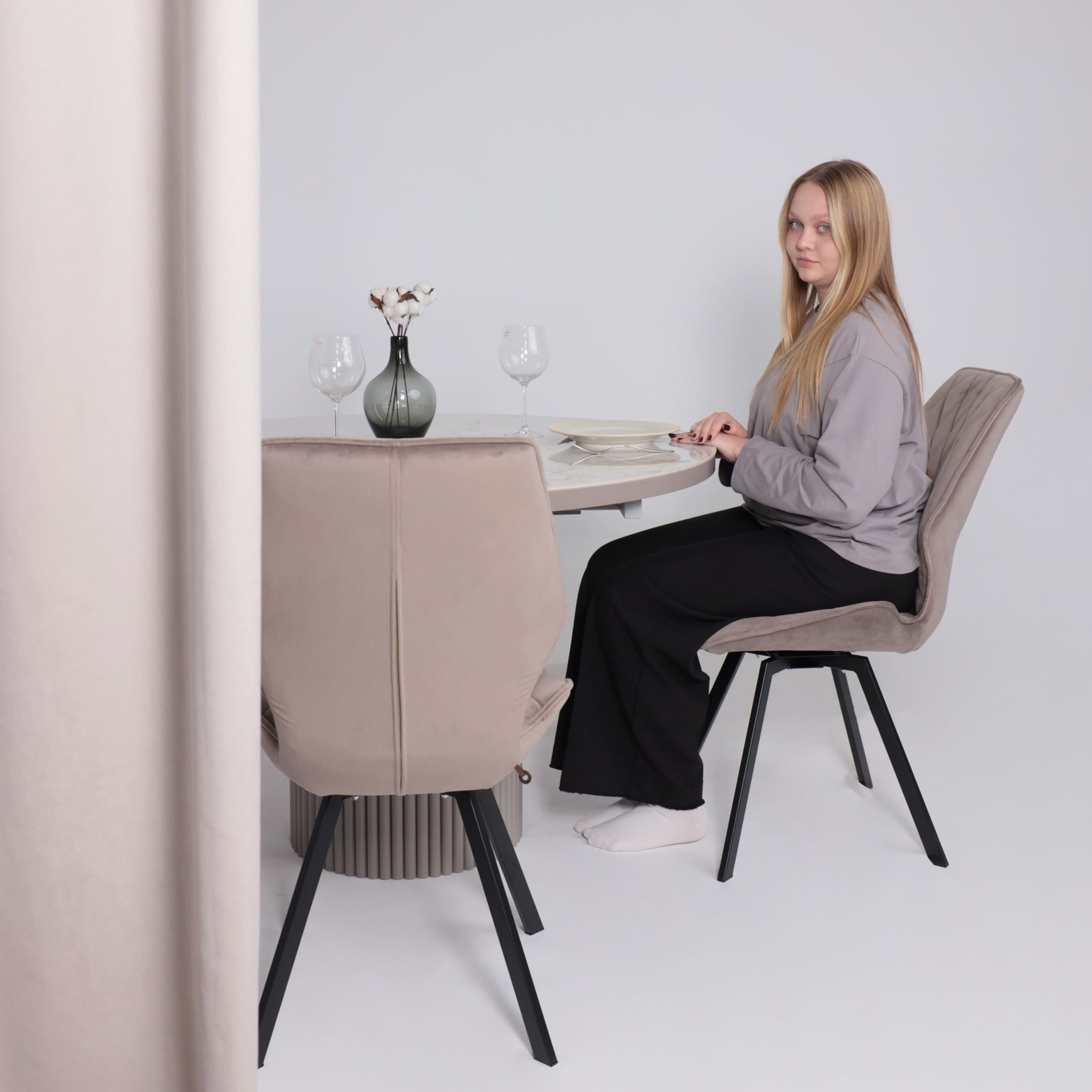 Стул Rafael M-R 360, d05 CAPPUCCINO LUXчерный