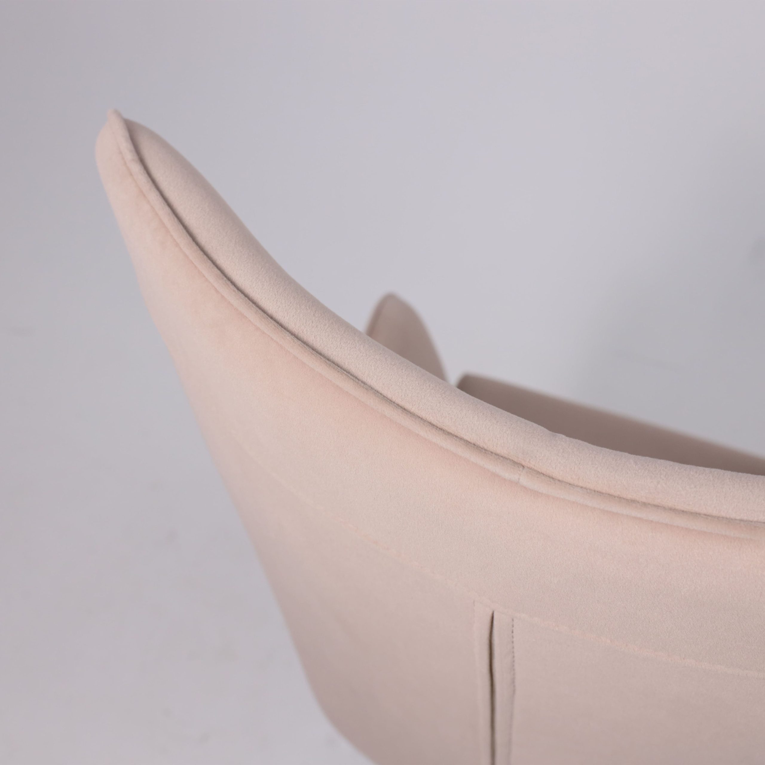 Кресло поворотное BELLA XL chrome, Kiton 714 Powder, велюр/пудровый