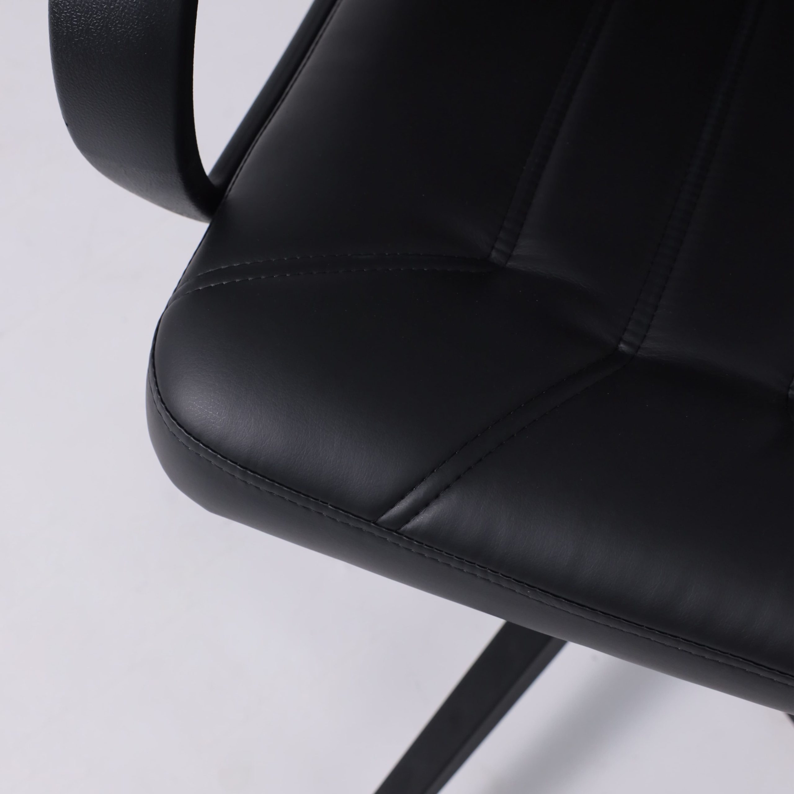 Кресло поворотное МЕНЕДЖЕР PL, экокожа Pegasso черный