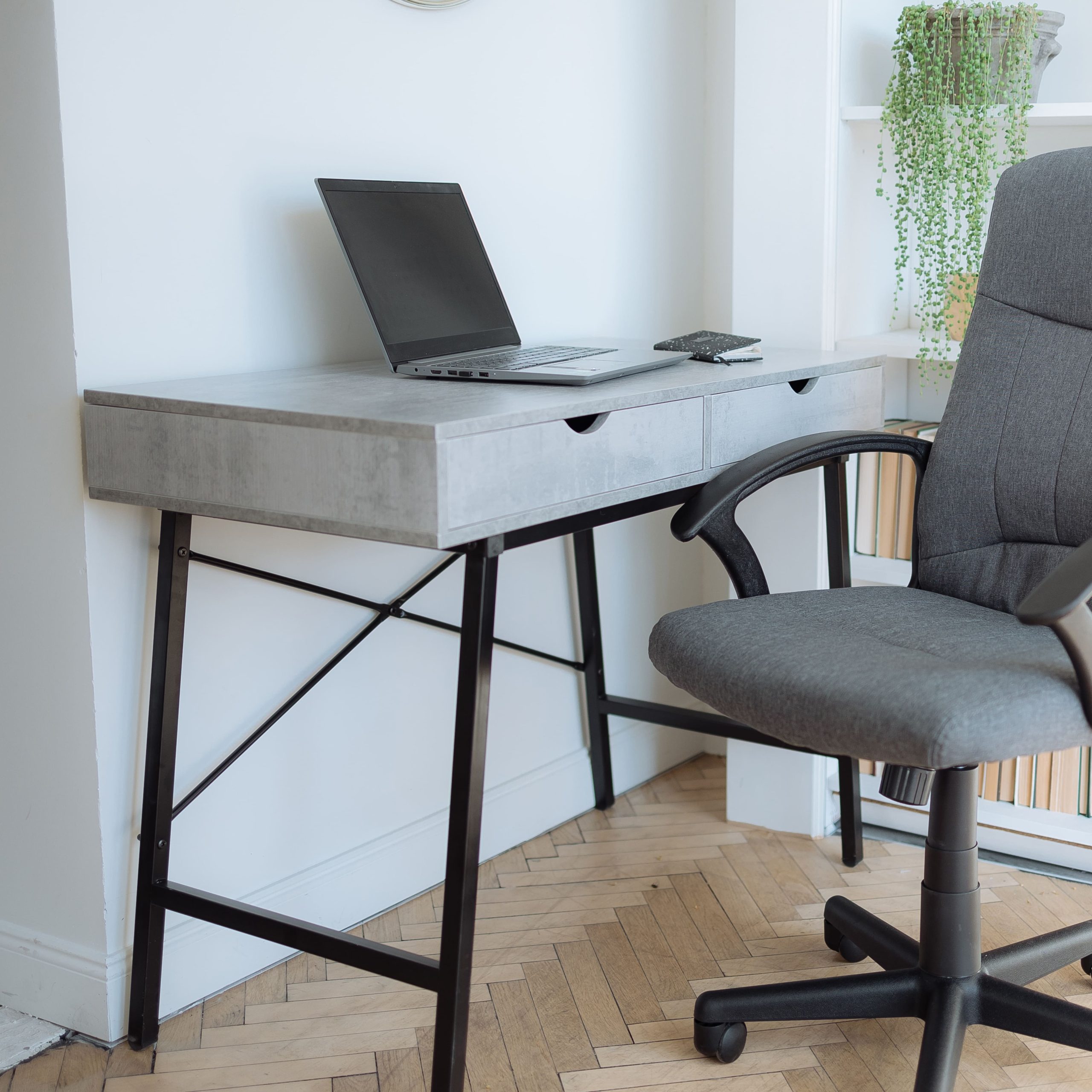 Стол письменный AGAT, бетон/черный металл, 1000*500*780