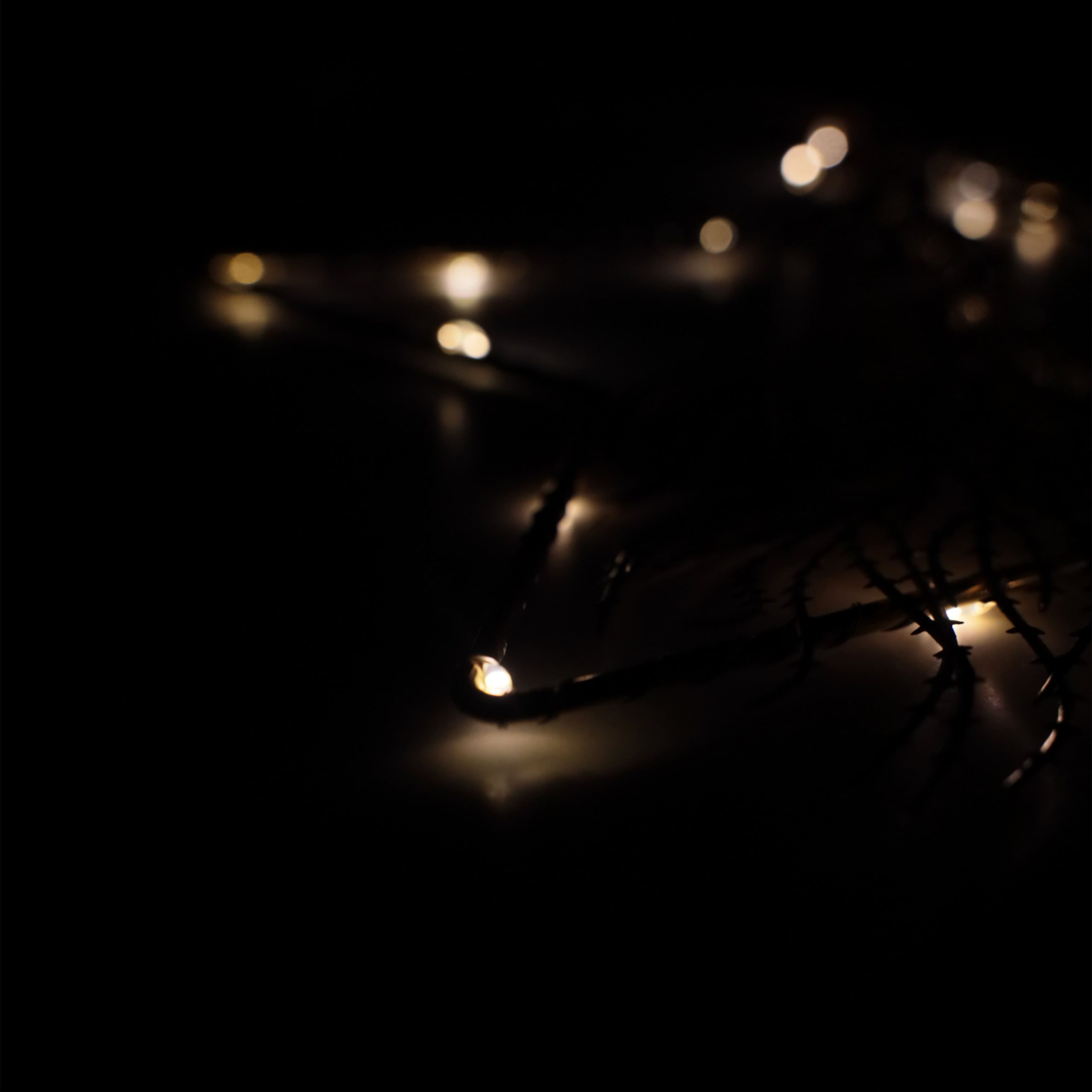 Светодиодный декор AKS тип 6 ( Звезда с веткой 25х24см 18LED, 2АА )