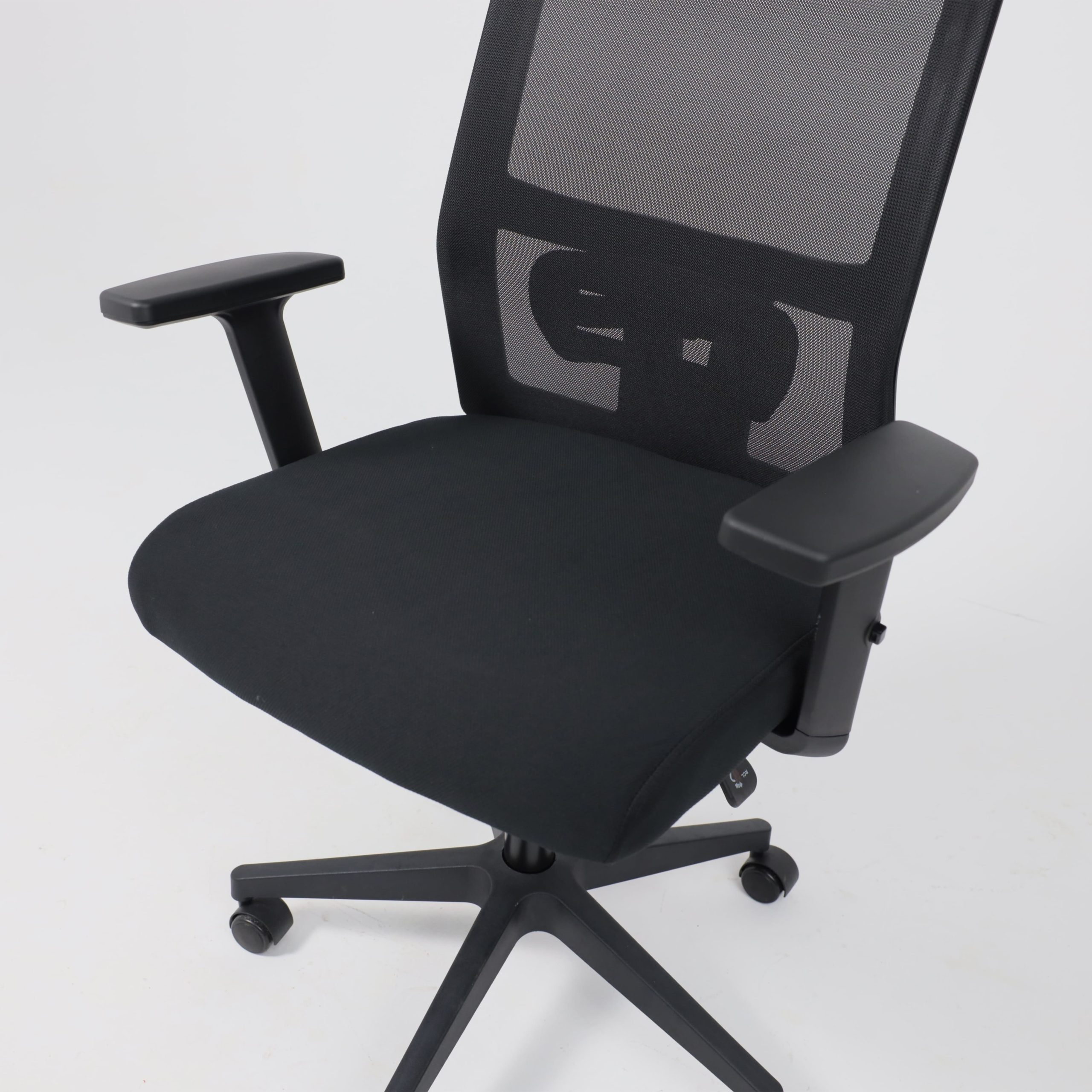 Кресло поворотное PROFIT, черный