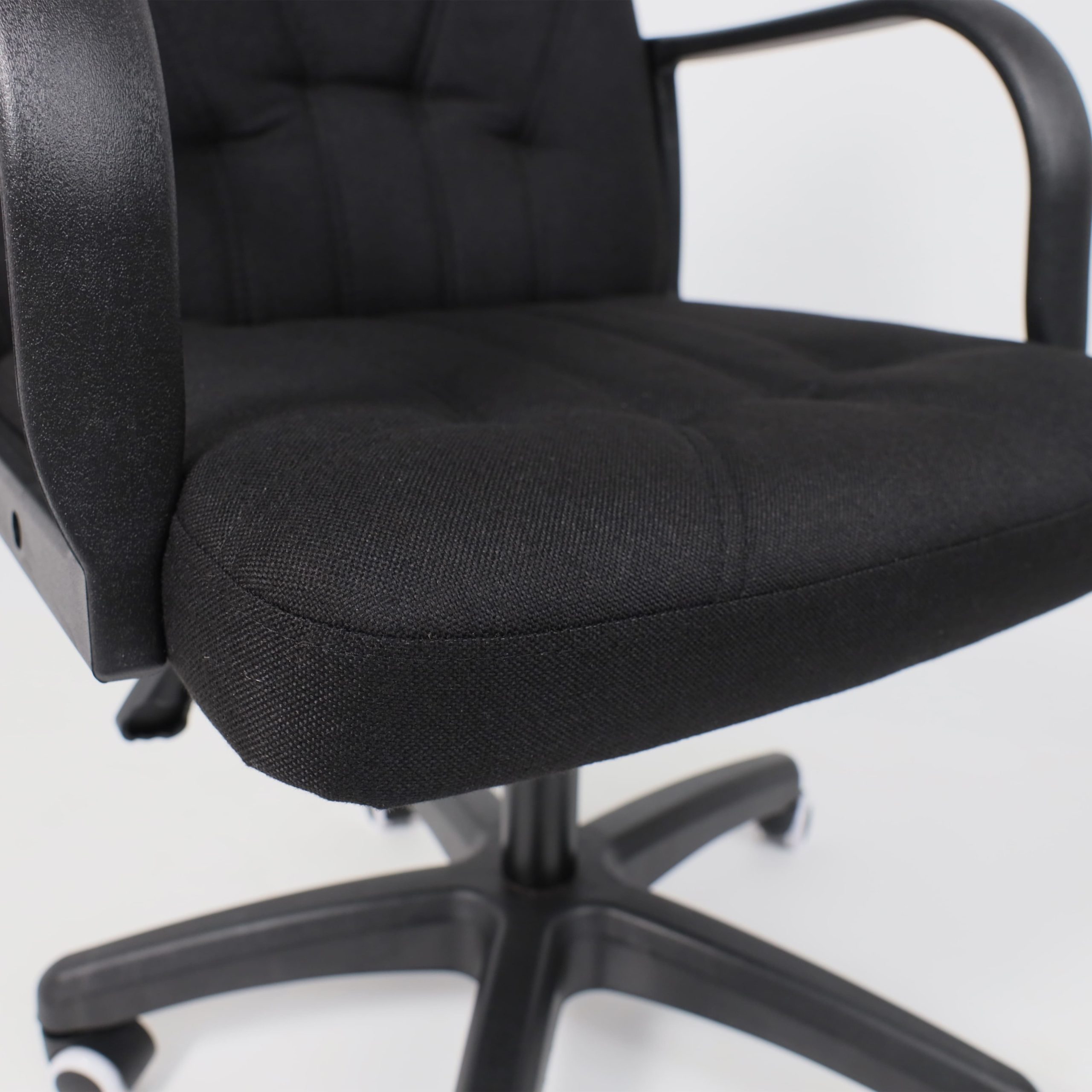 Кресло поворотное МЕНЕДЖЕР PL, Leto 70 черная ткань