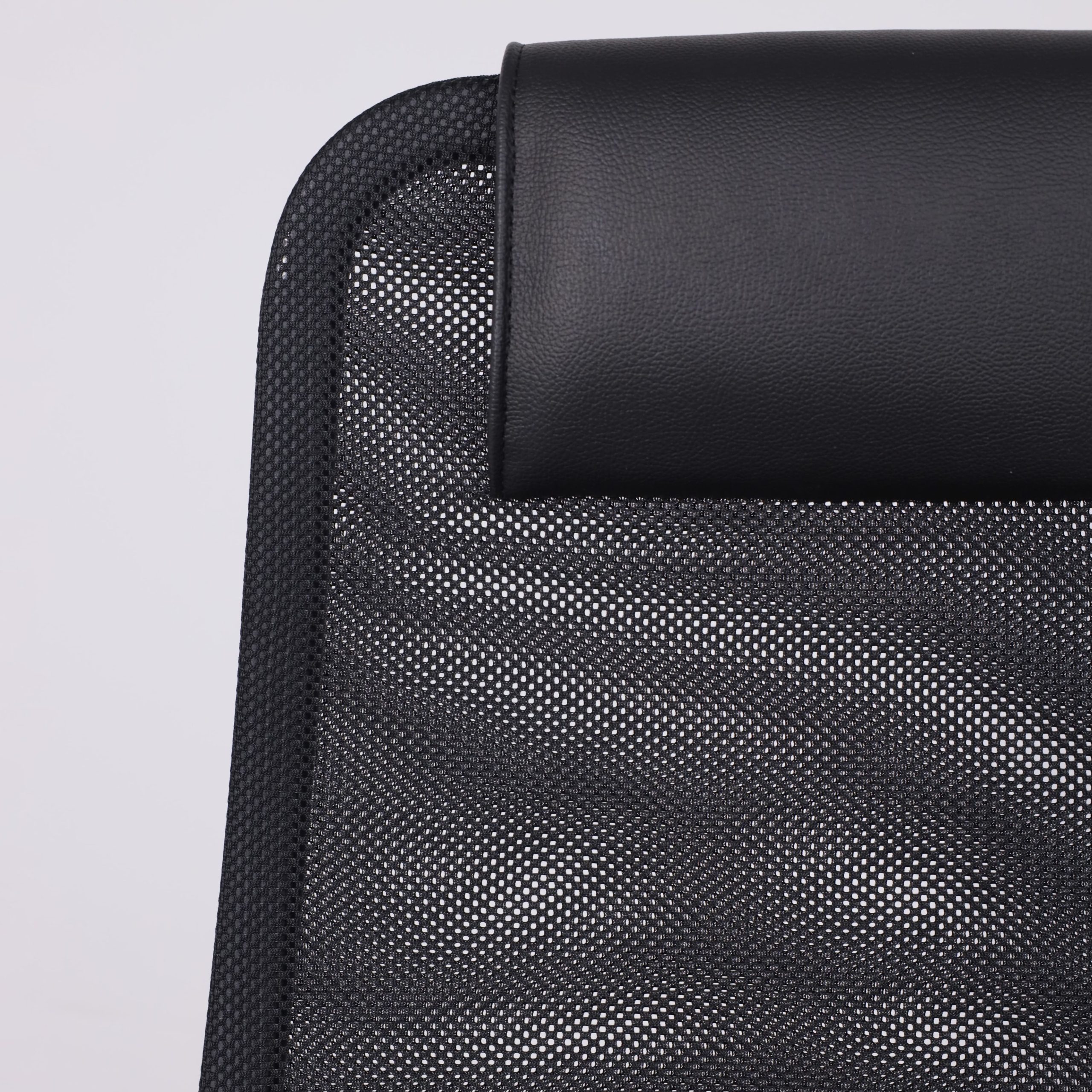 Кресло поворотное ИРИС, PL, черный