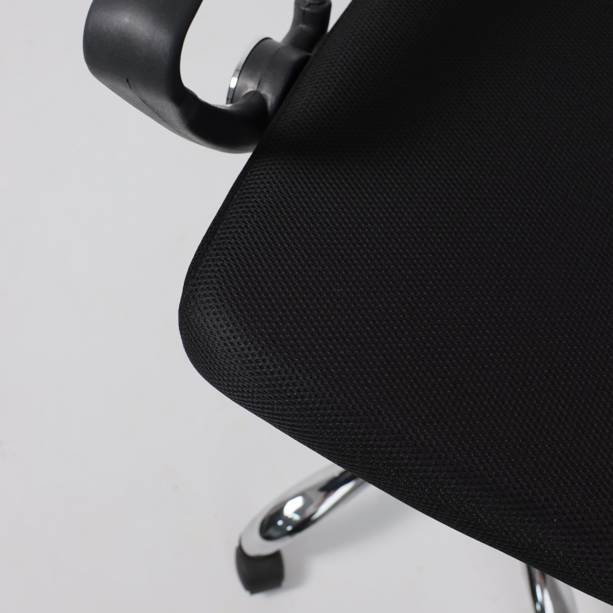 Кресло поворотное ARIA, черный, РБ