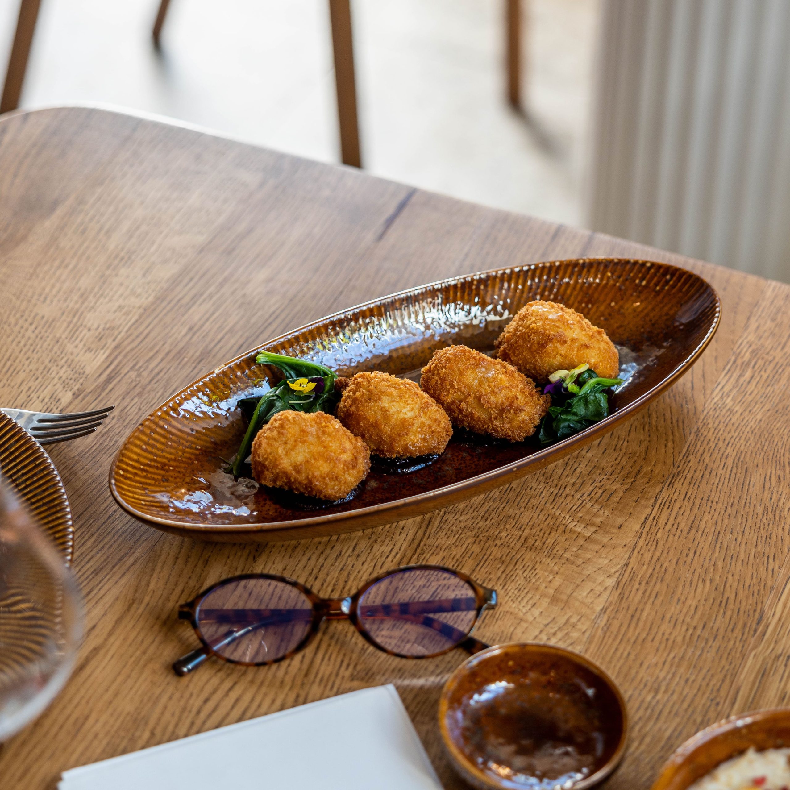 Блюдо для рыбы AURORA, фарфор, каштановый, 31*13*3,6см