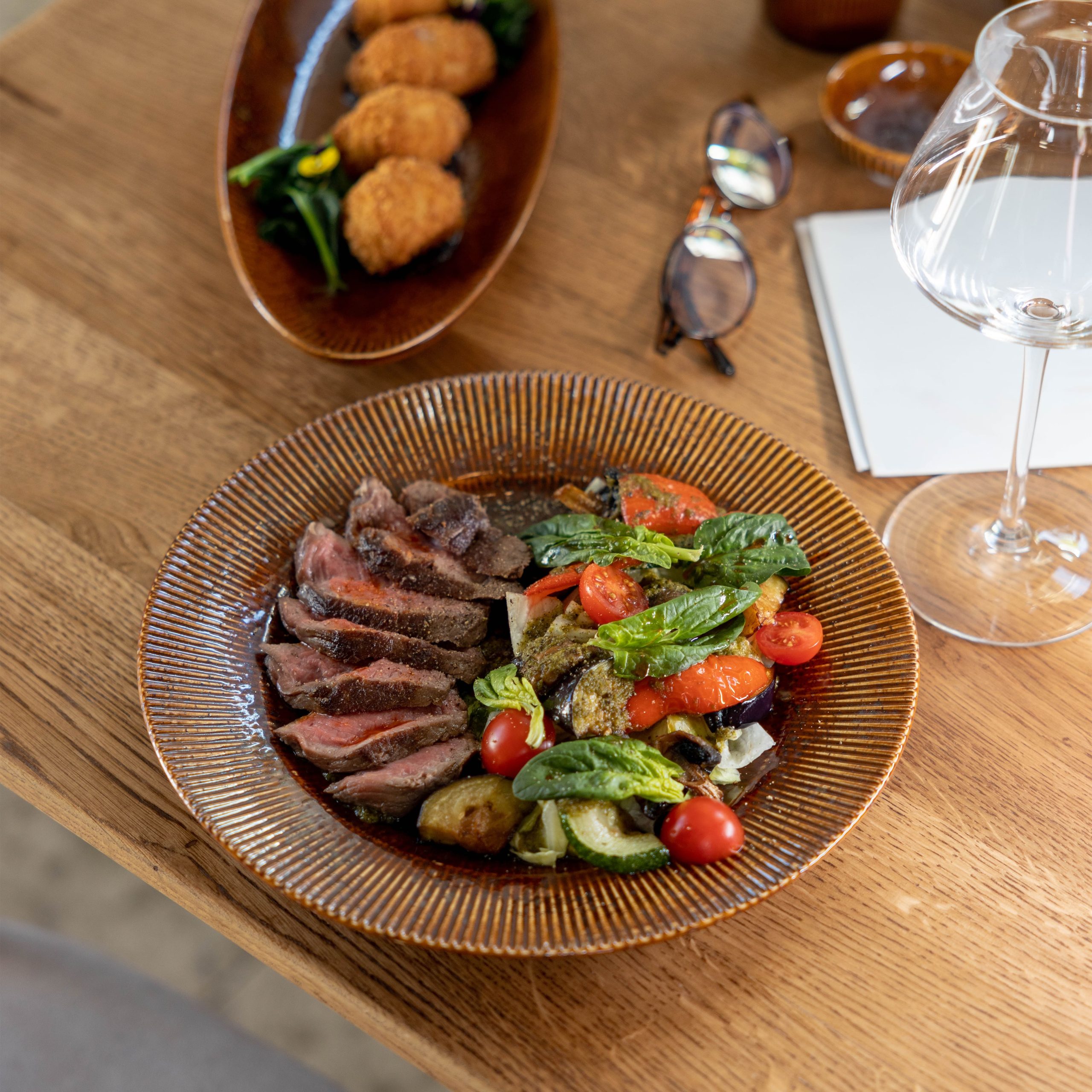 Блюдо AURORA, фарфор, каштановый, d25.5*3см