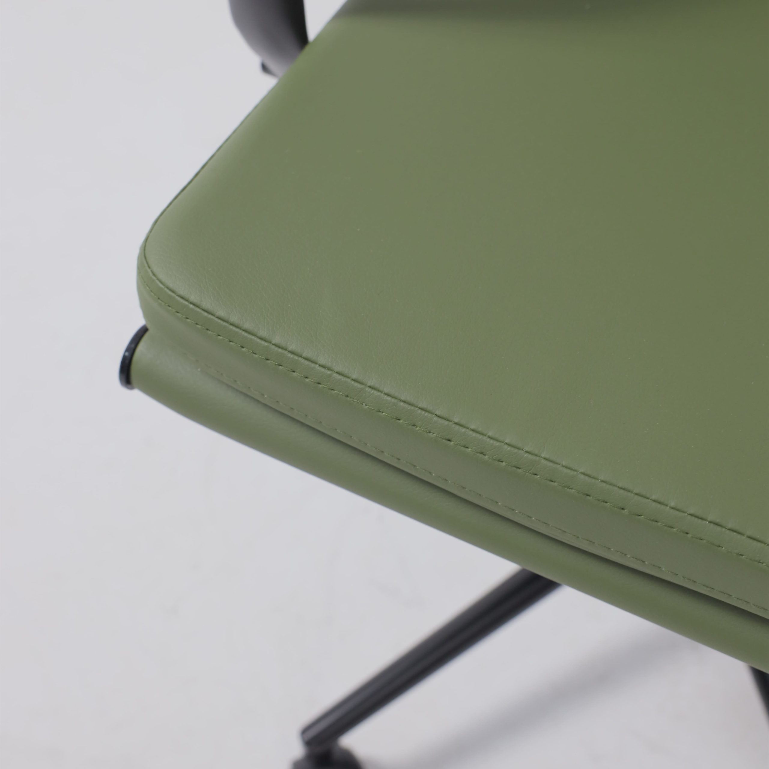 Кресло рабочее INDIGO, LB зеленый/черный