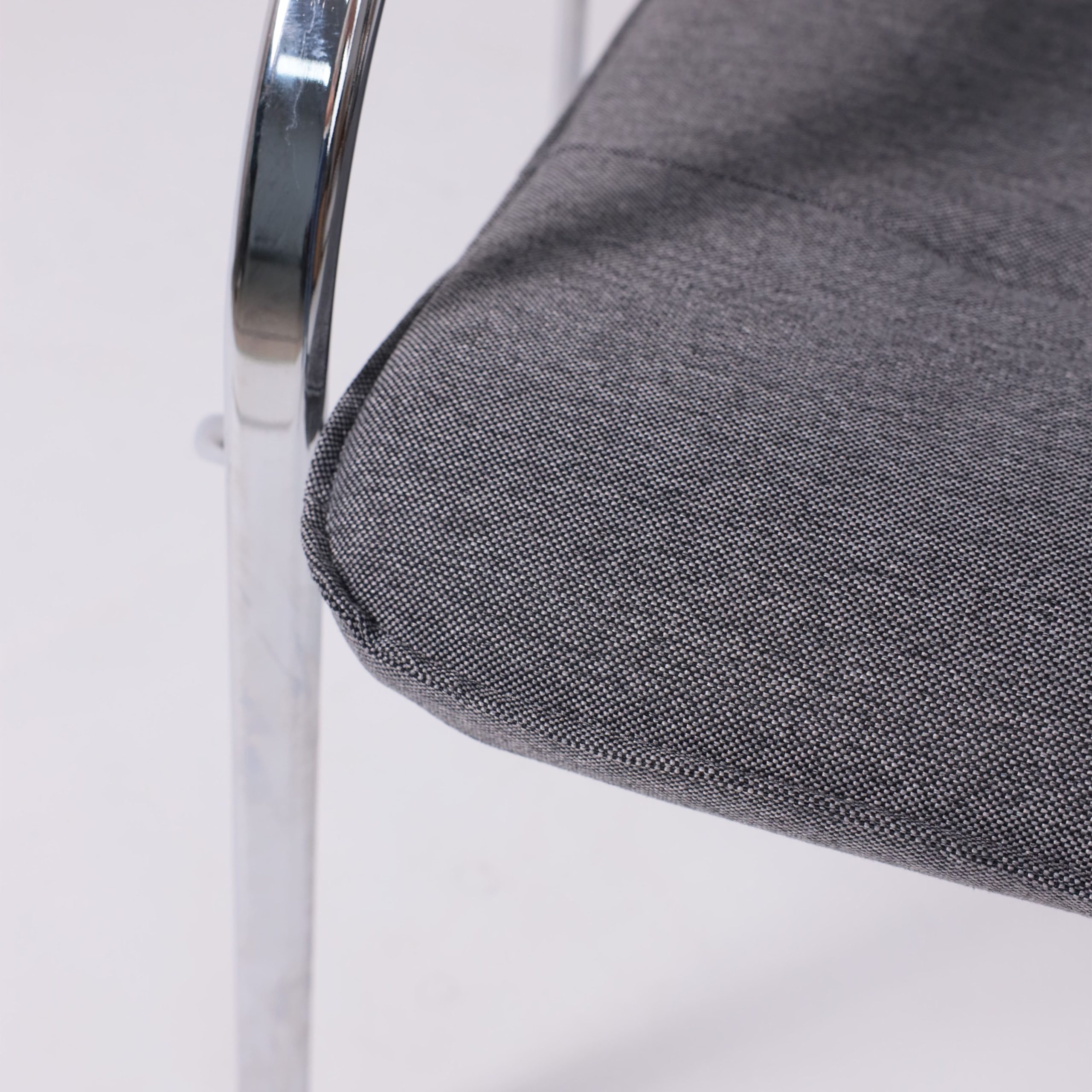 Кресло SAMBA AKS-1, Leto 68 темно-серая ткань, мягкие подлокотники