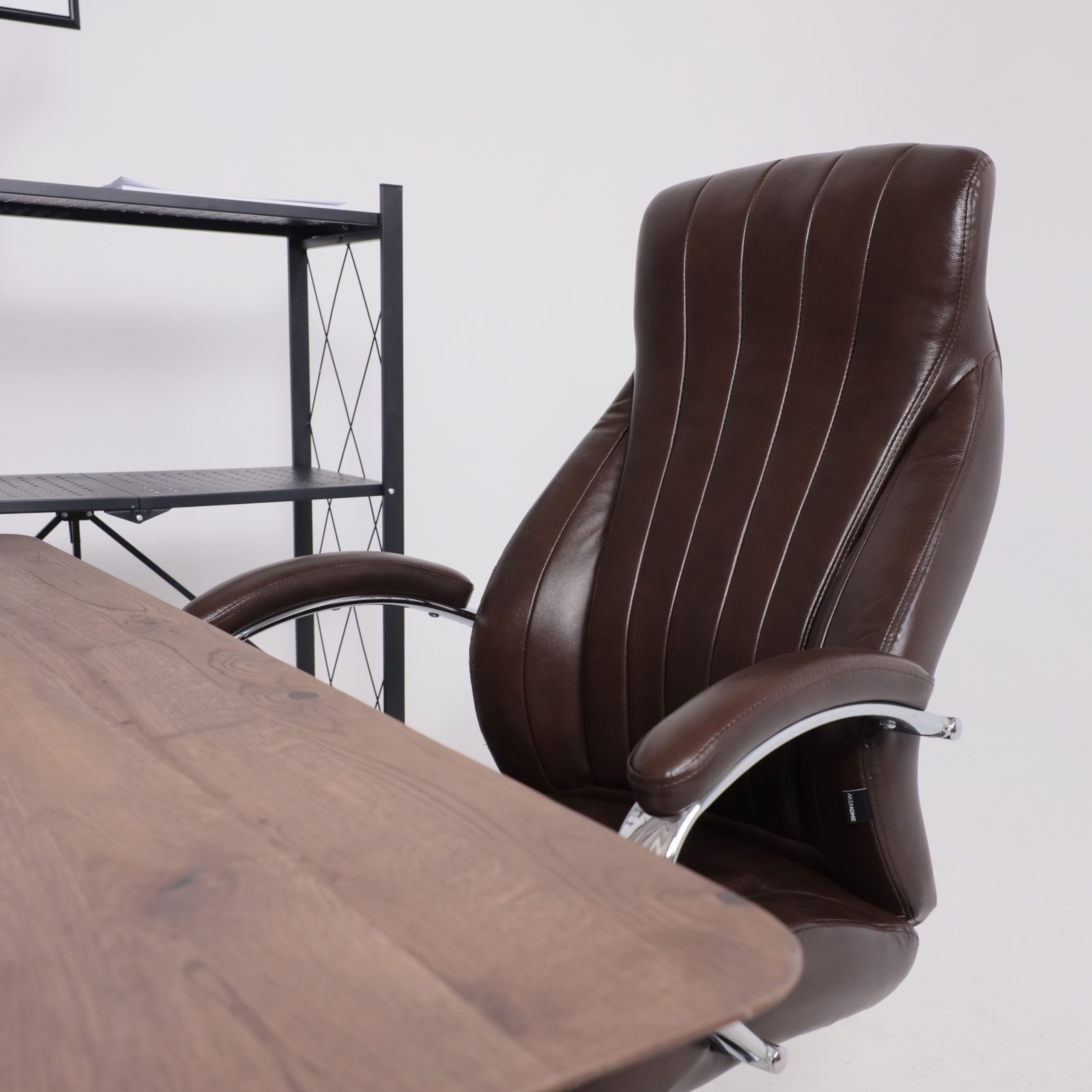 Кресло поворотное MASTIF, натуральная кожа, коричневый