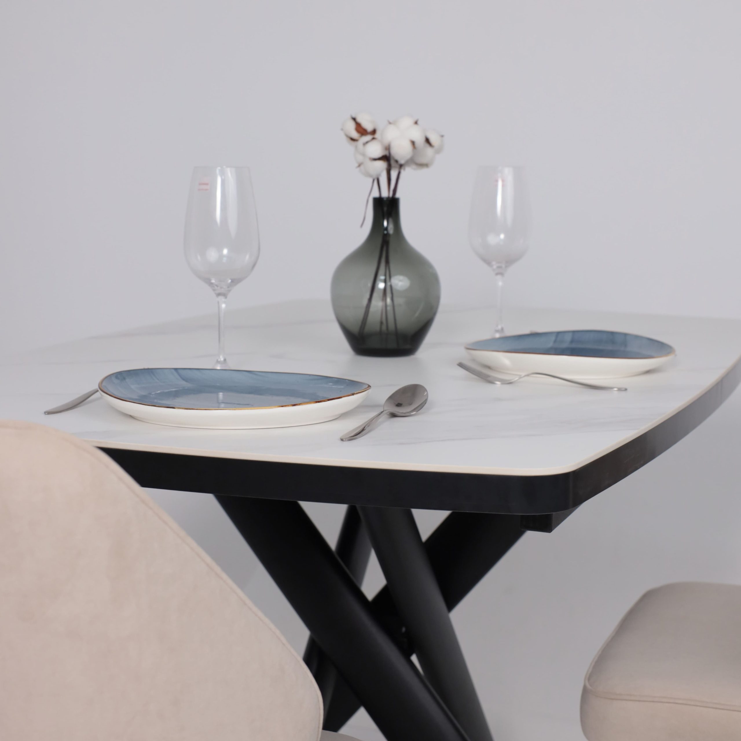 Стол LEONEL-130, раздвижной 130(165)х85, CALAKATTA ST CER/Черный