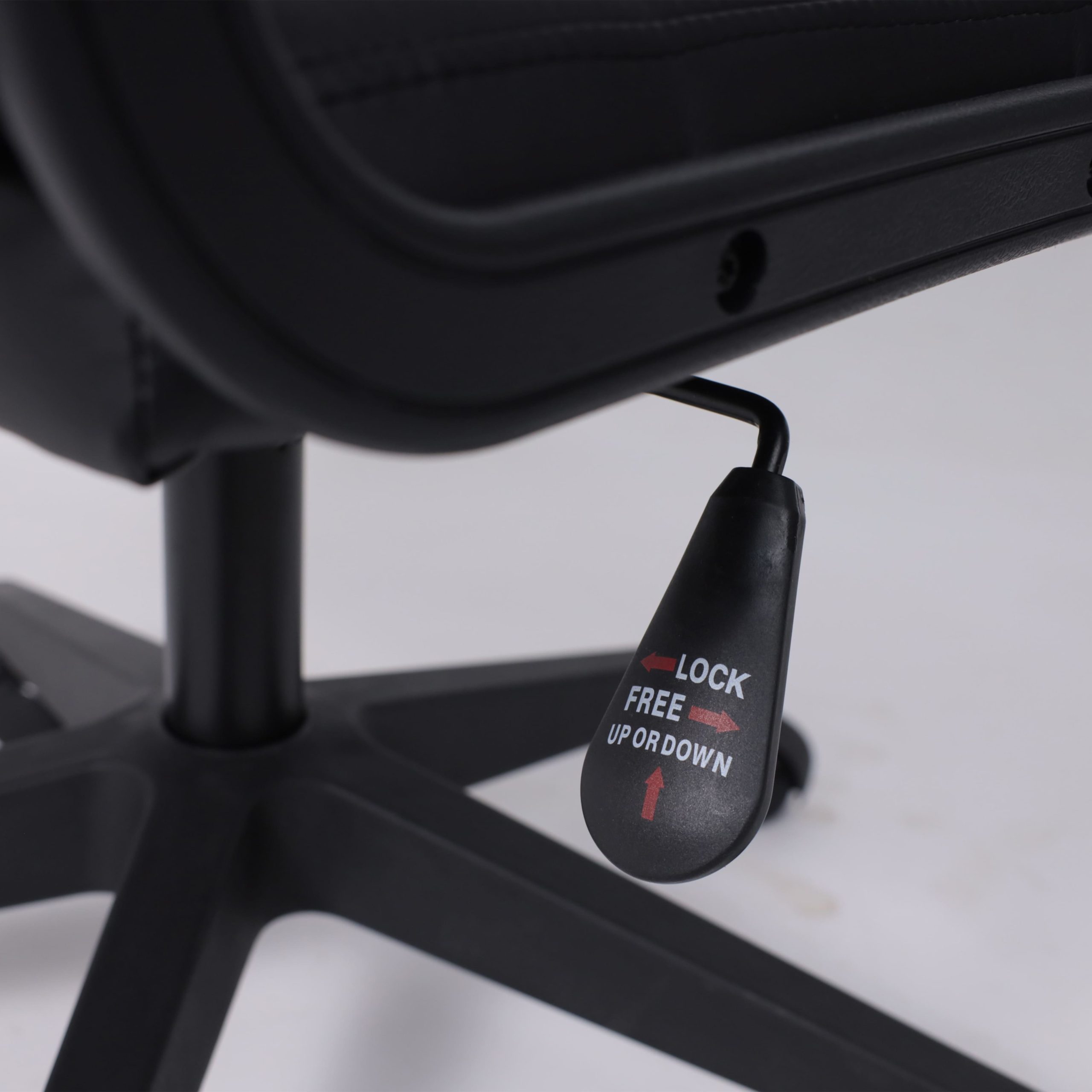 Кресло поворотное МЕНЕДЖЕР PL, экокожа Pegasso черный