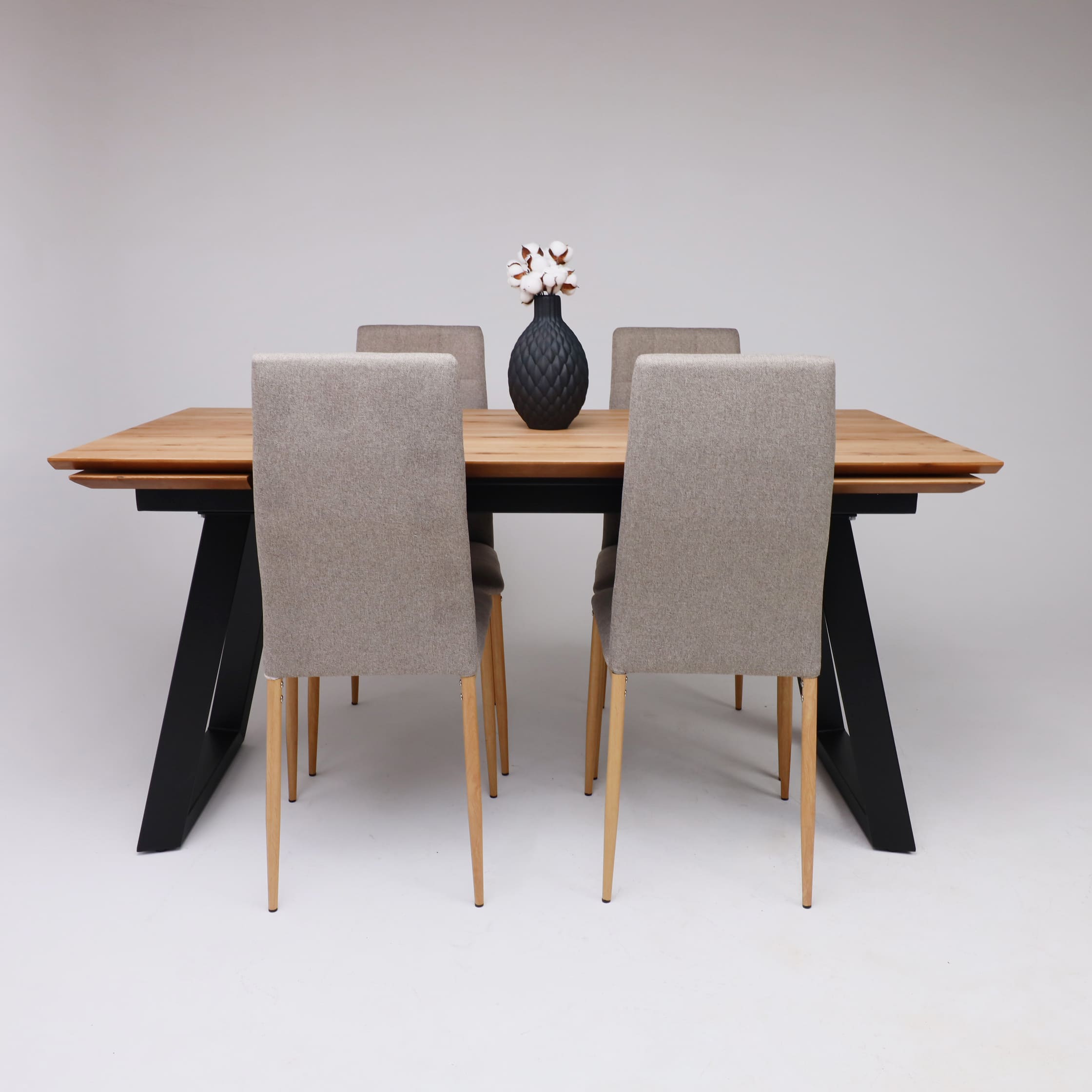 Стол САНГАЙ раздвижной, 136(196)*80*80, дуб натуральный / черный (ПрР-7 DSW (02) ТрН/Р-80)