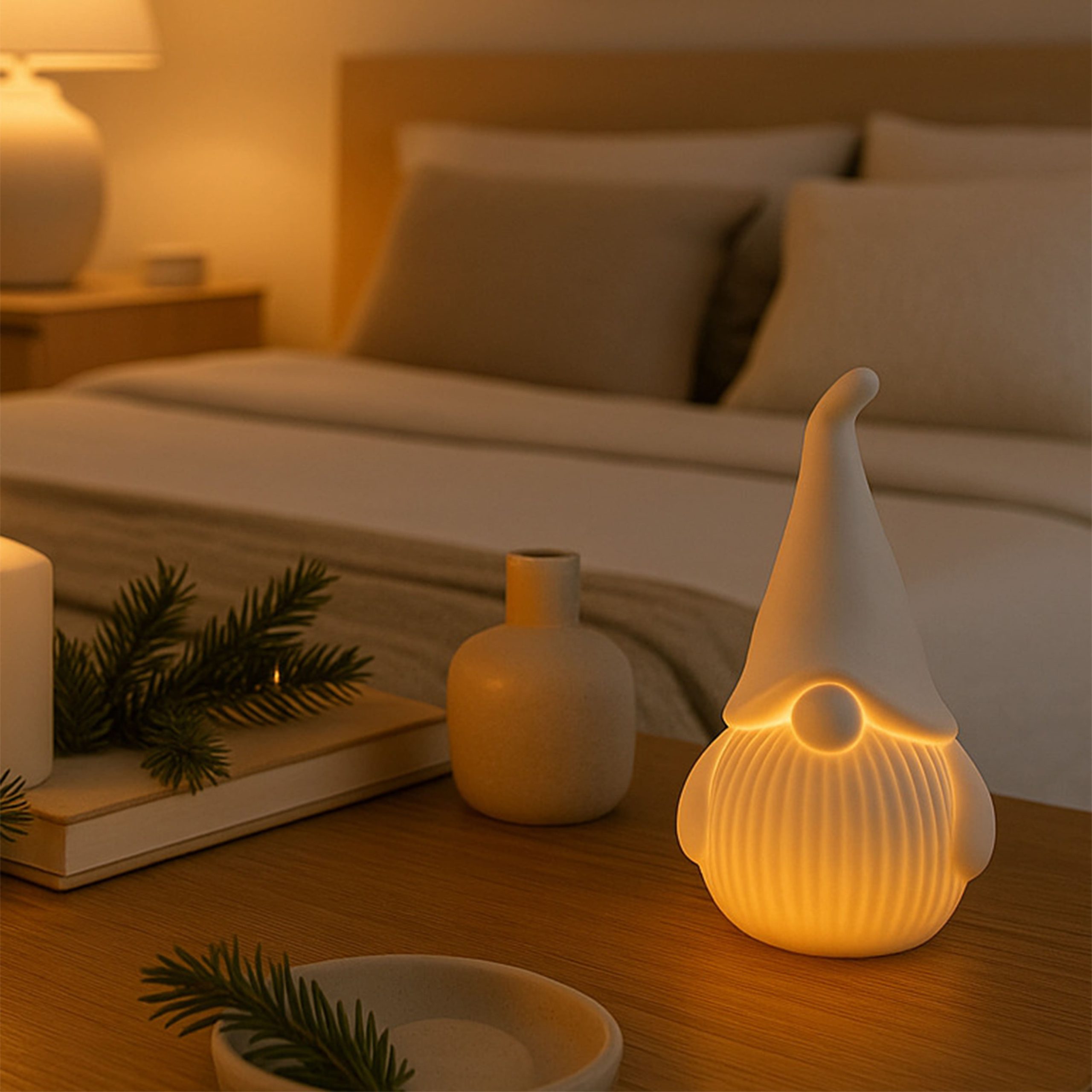 Светодиодный декор AKS тип 11 ( Гном, керамика 7.5х7х14.5см 1LED, 3*LR44 )