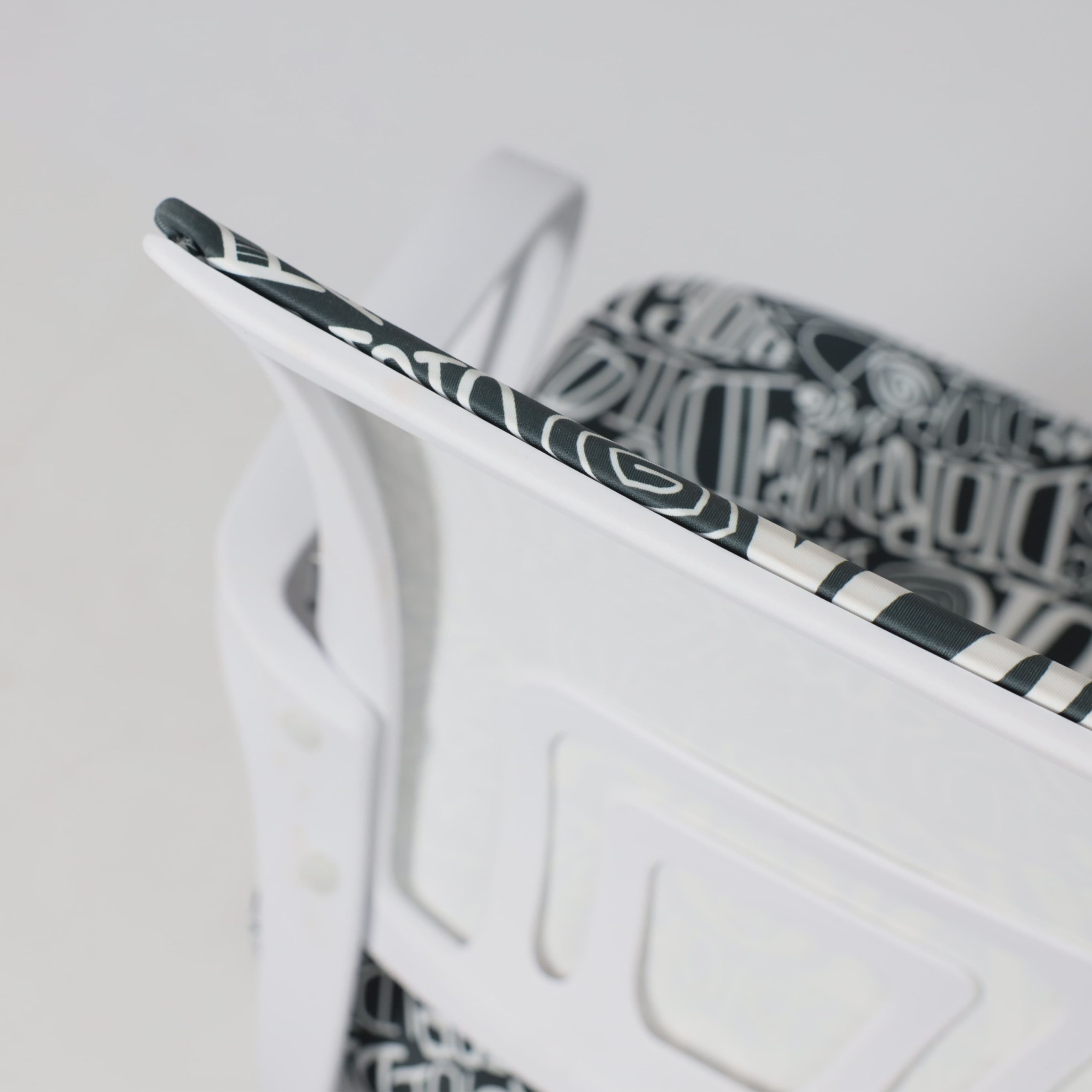 Кресло рабочее, поворотное RICCI NEW, white, ткань, черно-белая диор