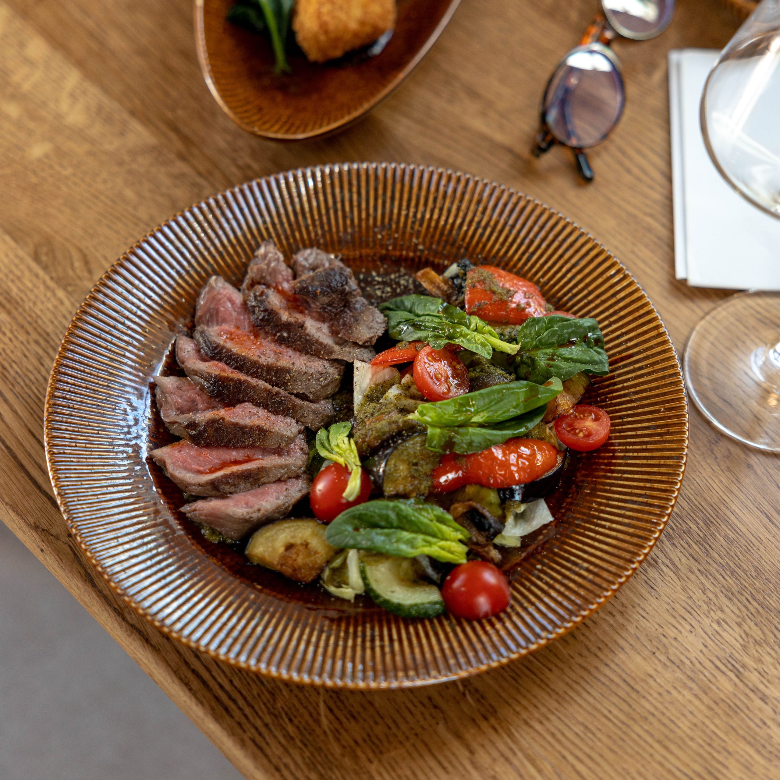 Блюдо AURORA, фарфор, каштановый, d25.5*3см