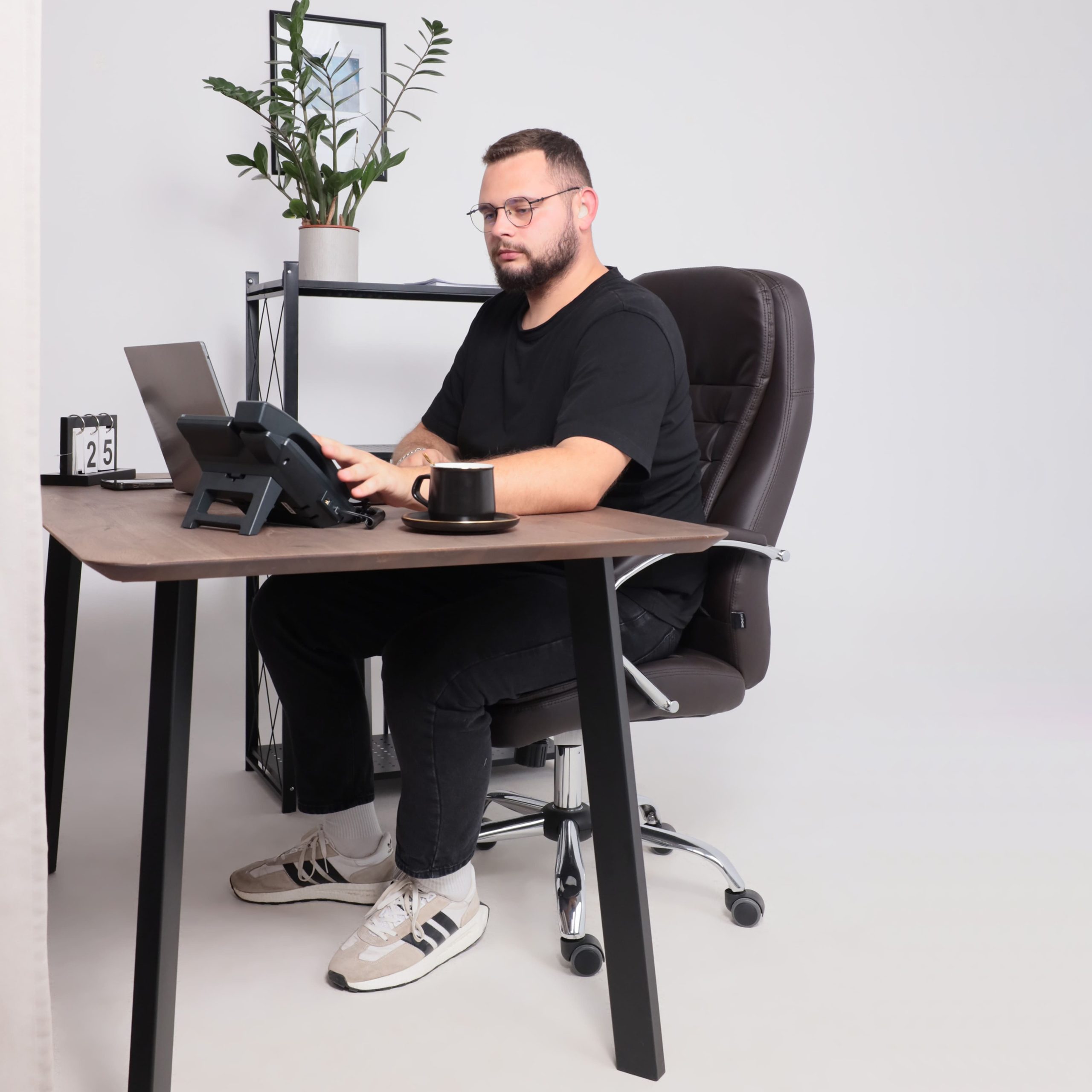 Кресло рабочее, поворотное RICHARD, коричневый