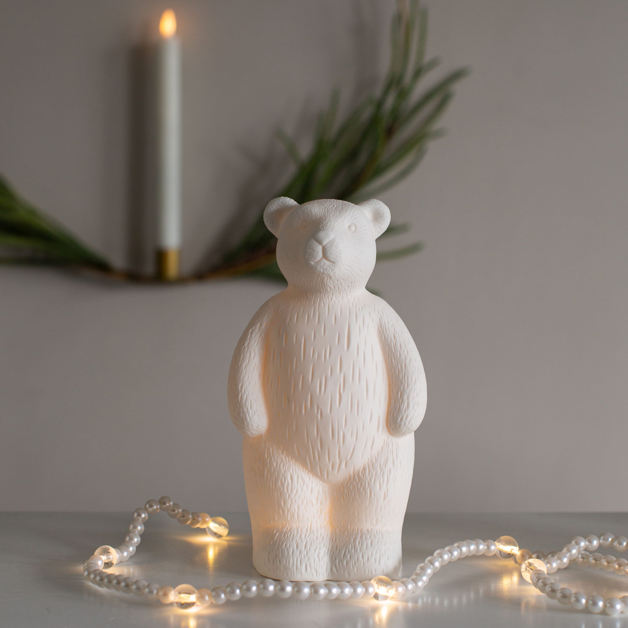 Светодиодный декор AKS тип 9 ( Мишка, керамика 9.5х8х17.8см 1LED, LR44*3 )