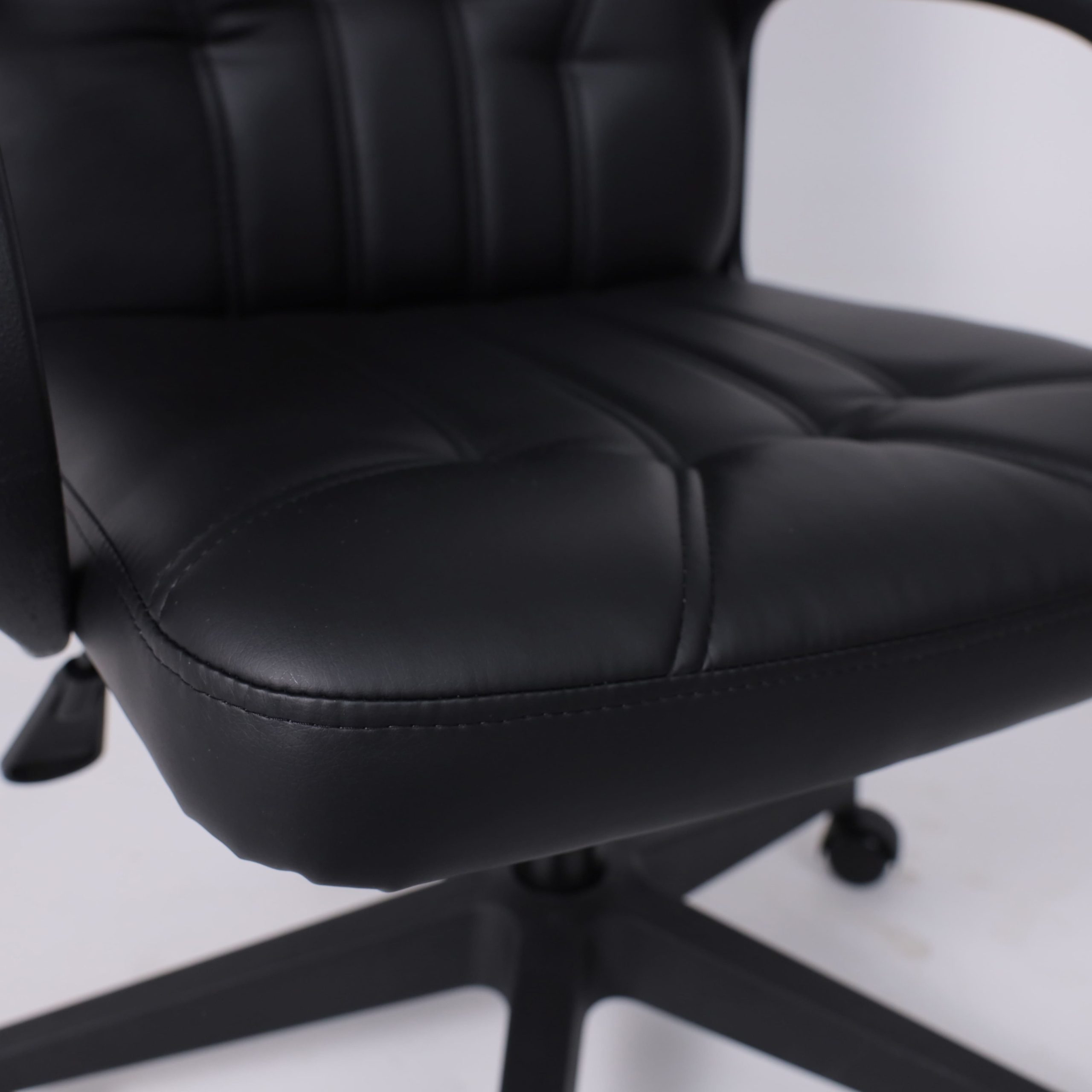 Кресло поворотное МЕНЕДЖЕР PL, экокожа Pegasso черный