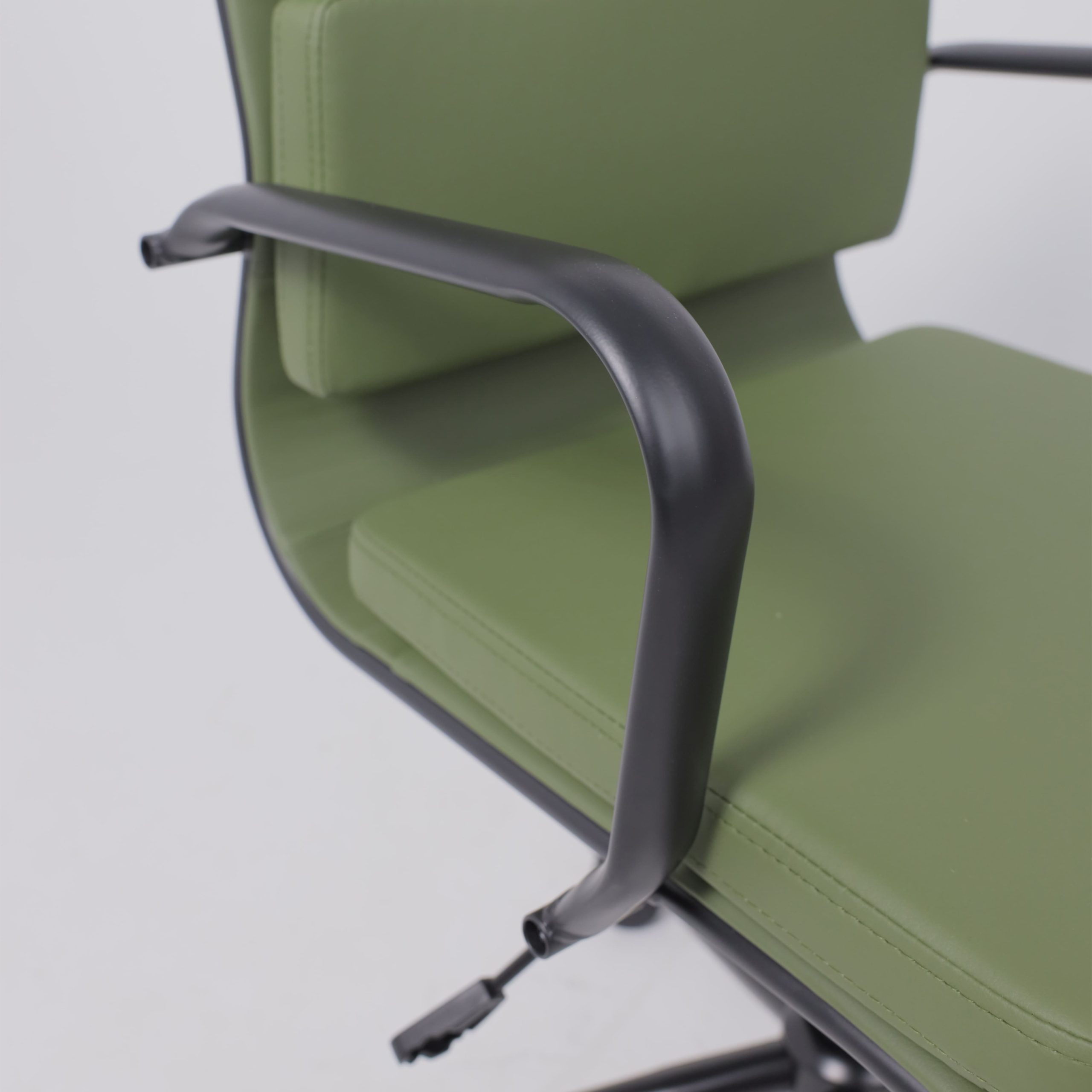 Кресло рабочее INDIGO, LB зеленый/черный