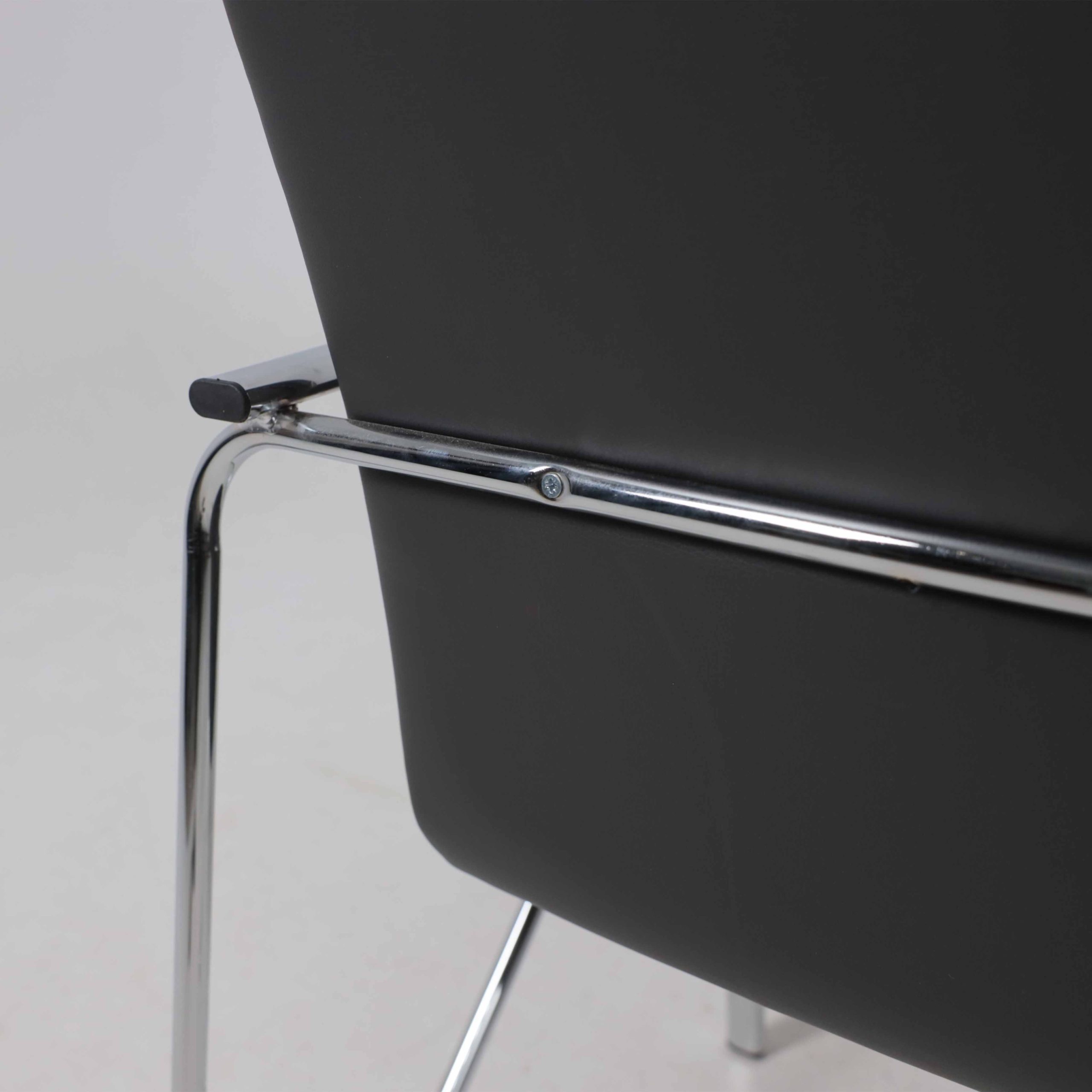 Кресло SAMBA AKS-1 Pegasso темно-серый, подлокотники дерево темное