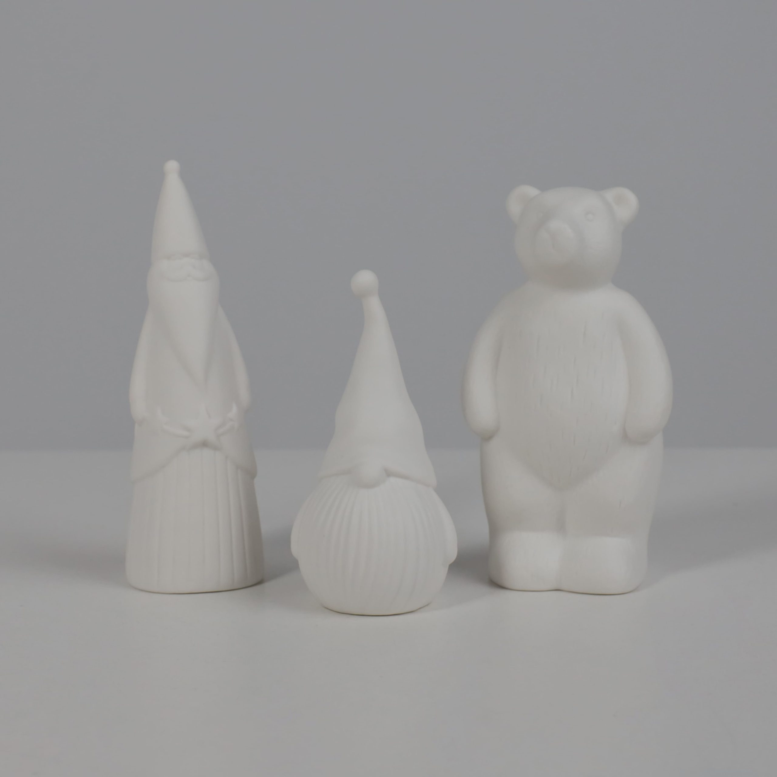 Светодиодный декор AKS тип 11 ( Гном, керамика 7.5х7х14.5см 1LED, 3*LR44 )