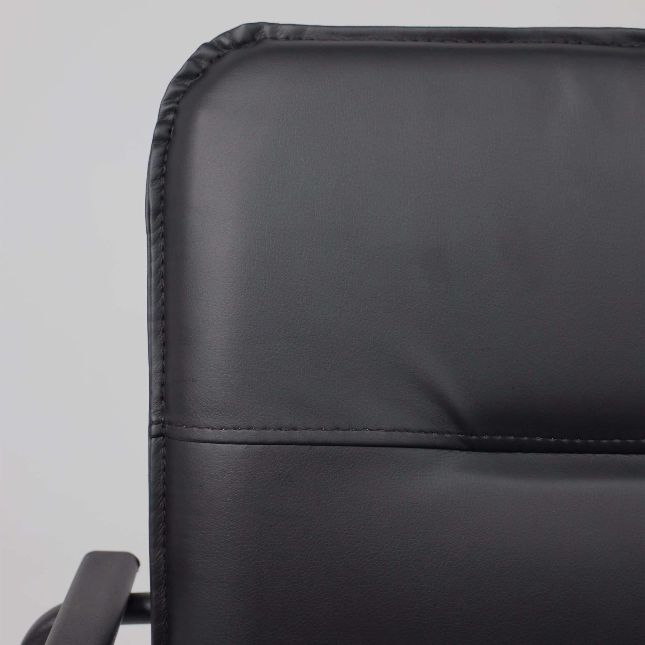 Кресло SAMBA AKS-1, основание черное, Pegasso черный, мягкие подлокотники