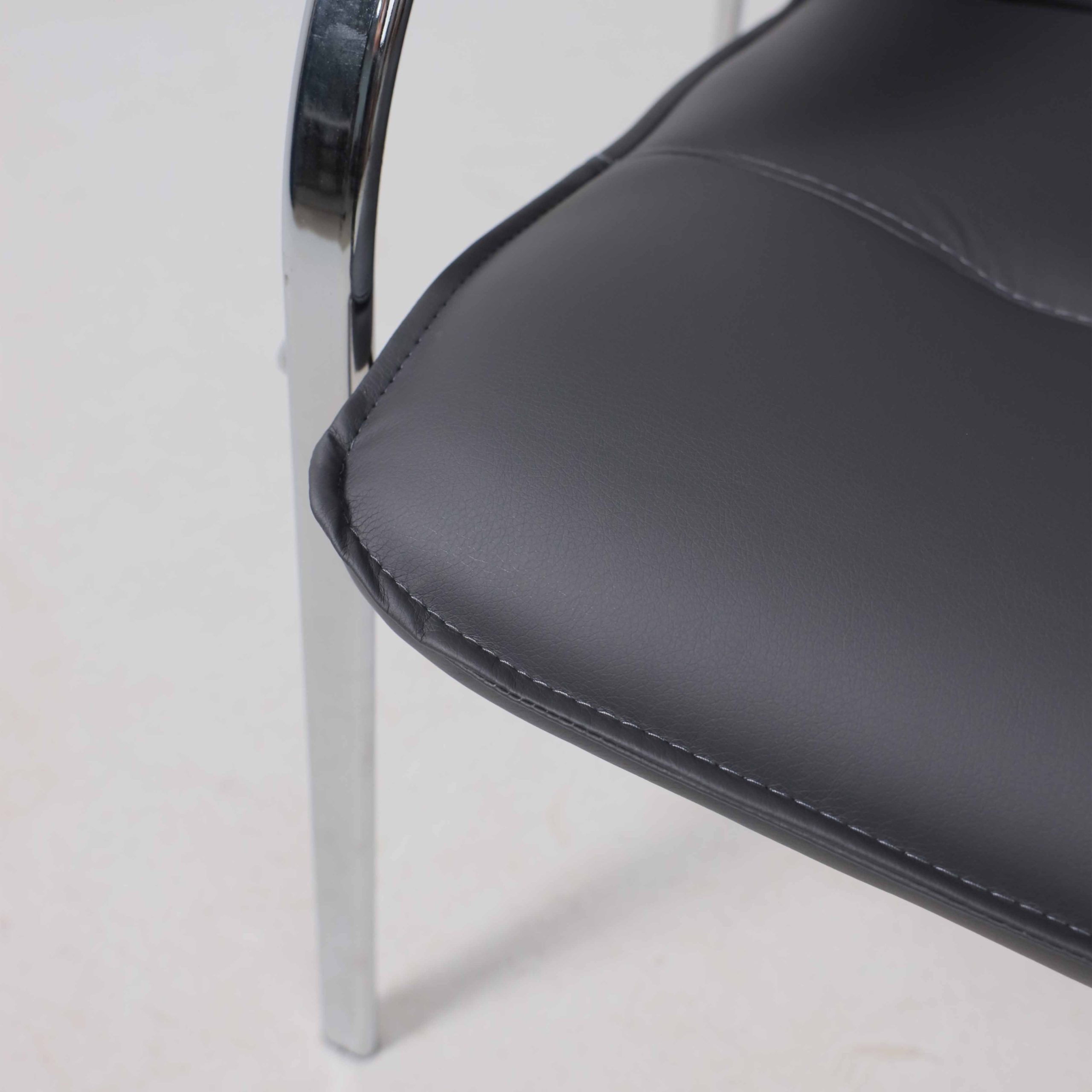 Кресло SAMBA AKS-1 Pegasso темно-серый, мягкие подлокотники