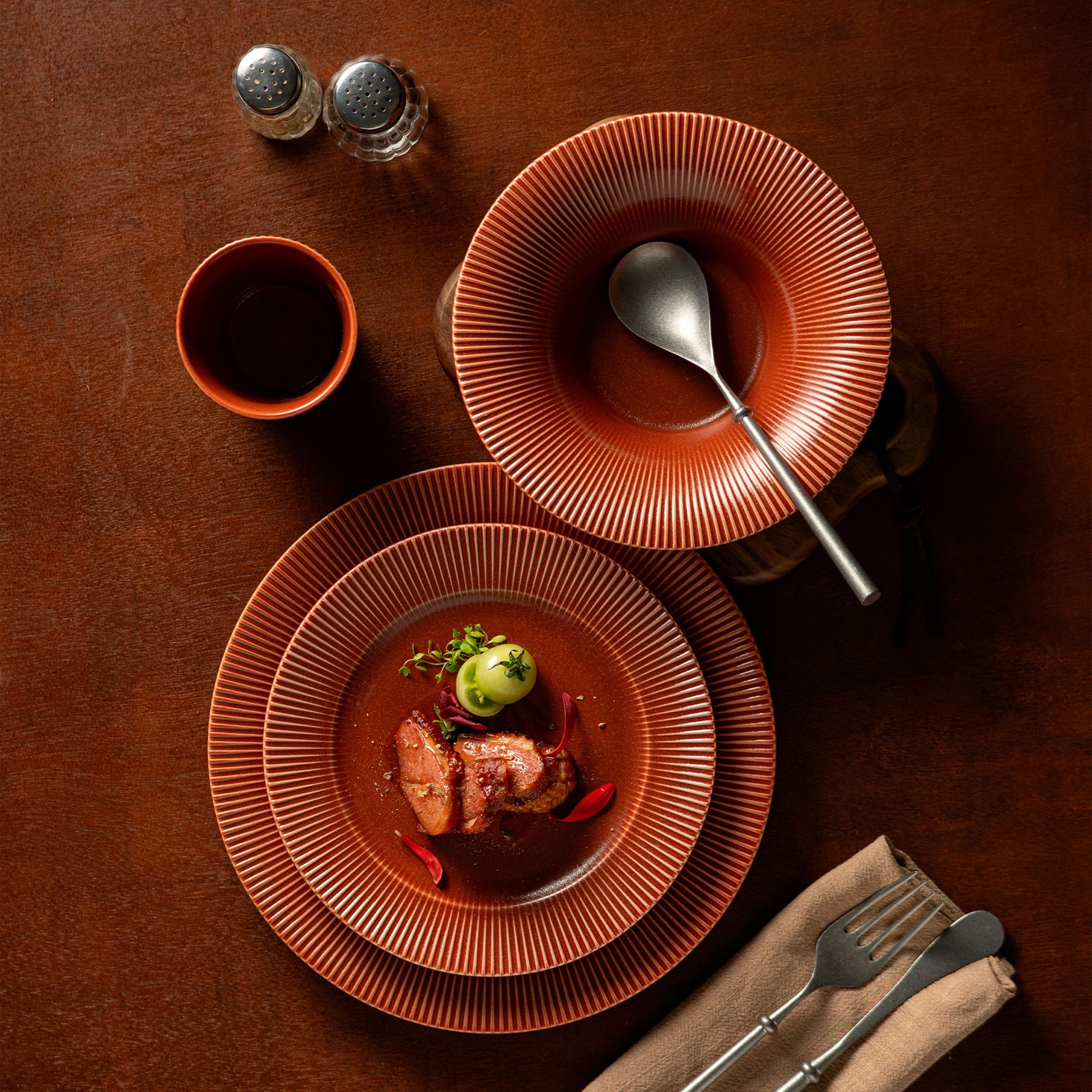 Блюдо AURORA, фарфор, каштановый, d20*2,5см