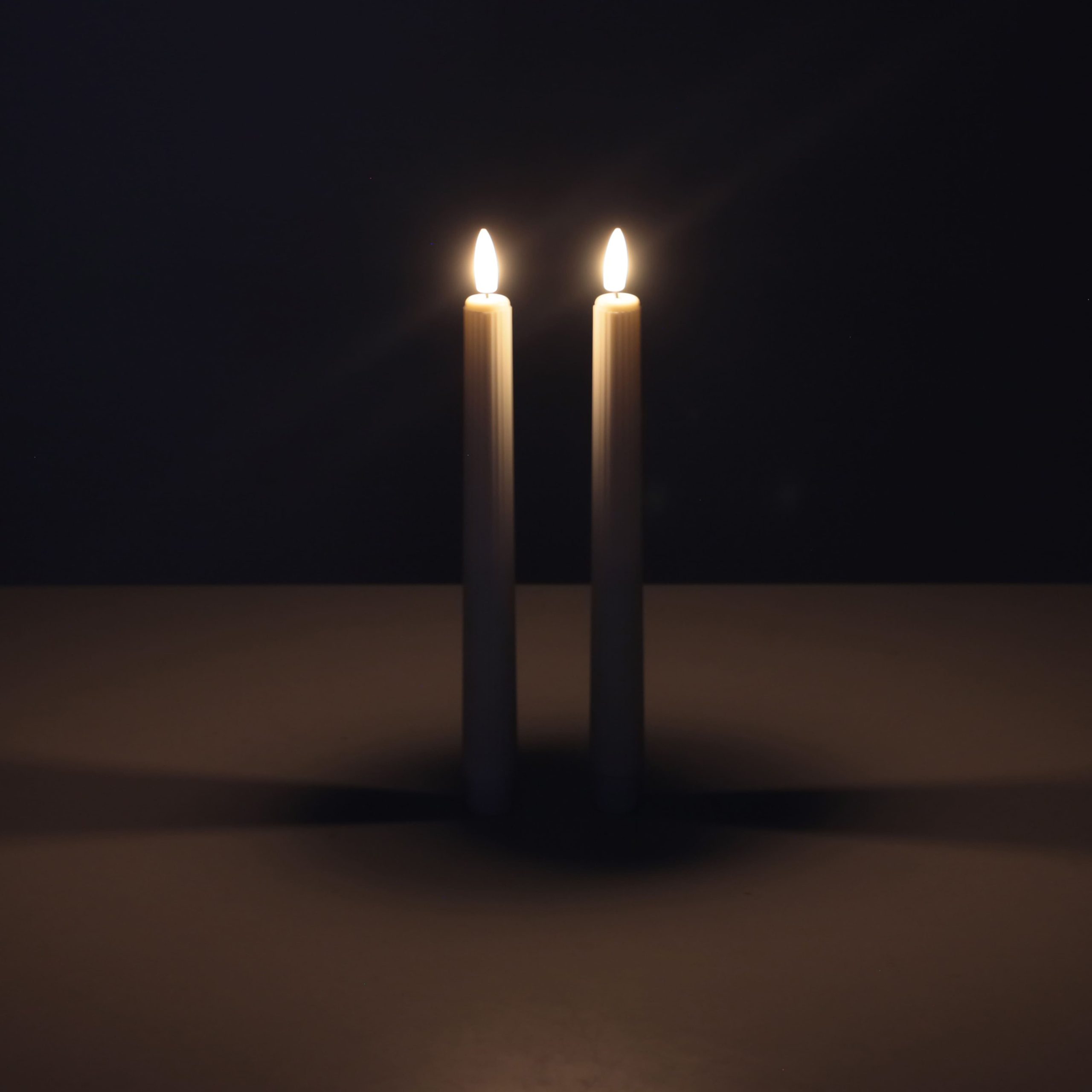 Комплект из электронных свечей AKS тип 2 ( 2 свечи 2.4х25.3см 1LEDх2, 2ААх2 )