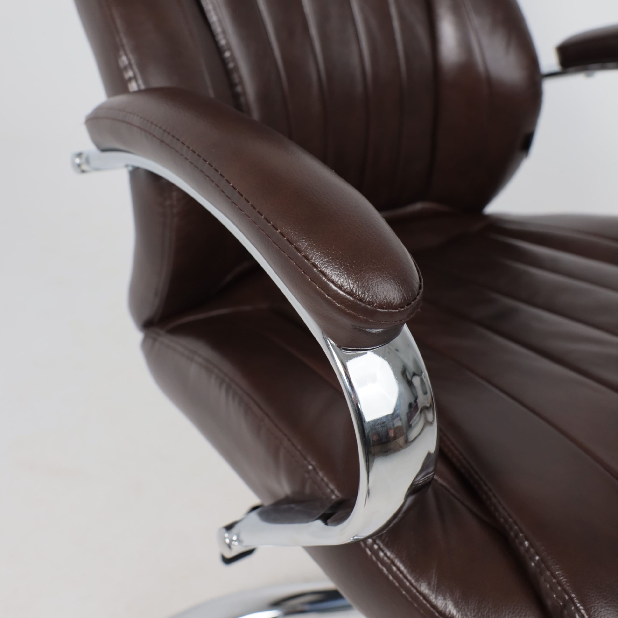 Кресло поворотное MASTIF, натуральная кожа, коричневый