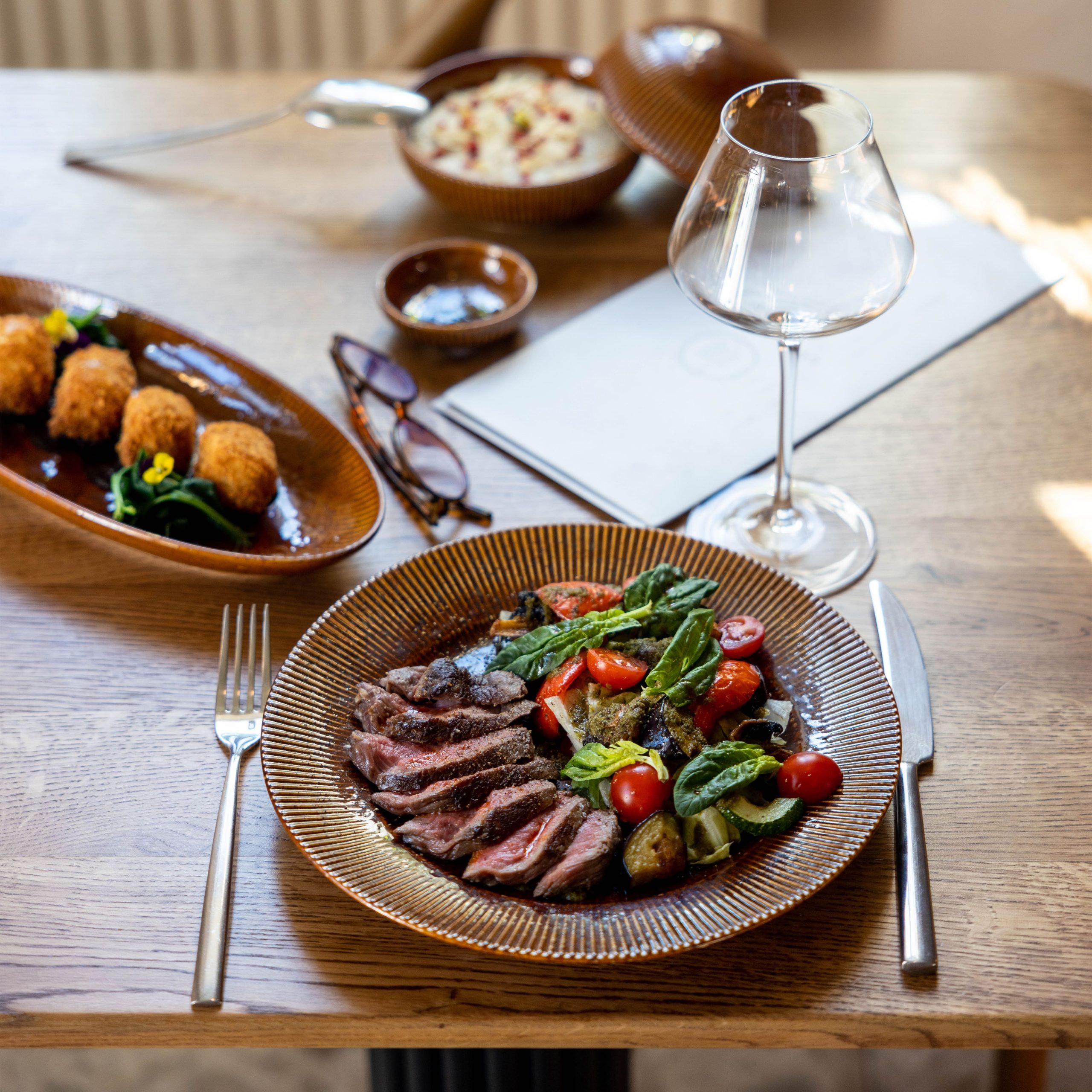 Блюдо AURORA, фарфор, каштановый, d20*2,5см