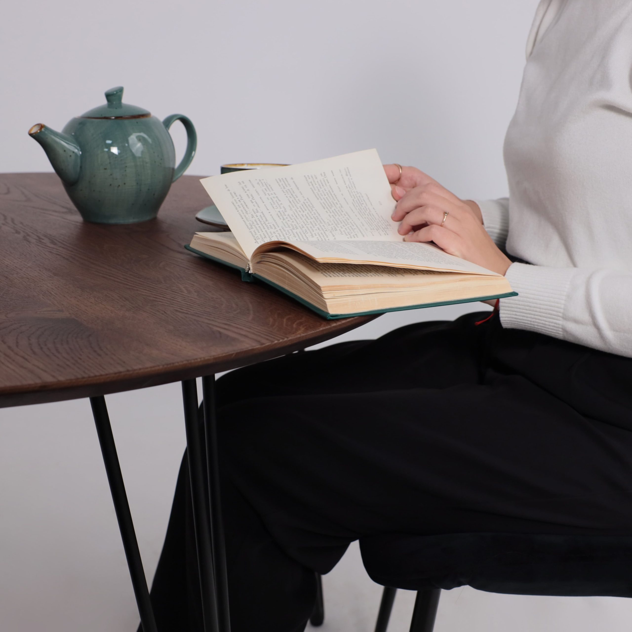 Стол ДЕМАВЕНД, d100*74, дуб мореный/черный (ПР-4 DSW (Т27) (02) Кс-12)