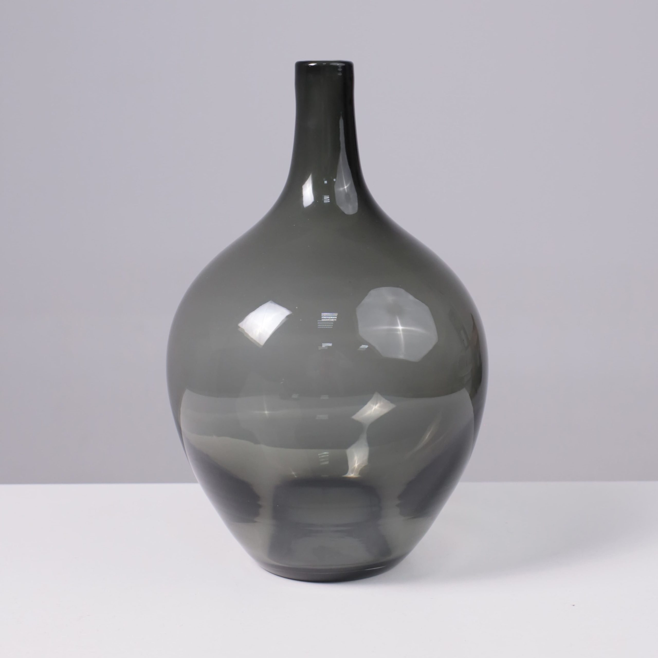 Ваза стеклянная FOAM, дымчатый, 18*29см