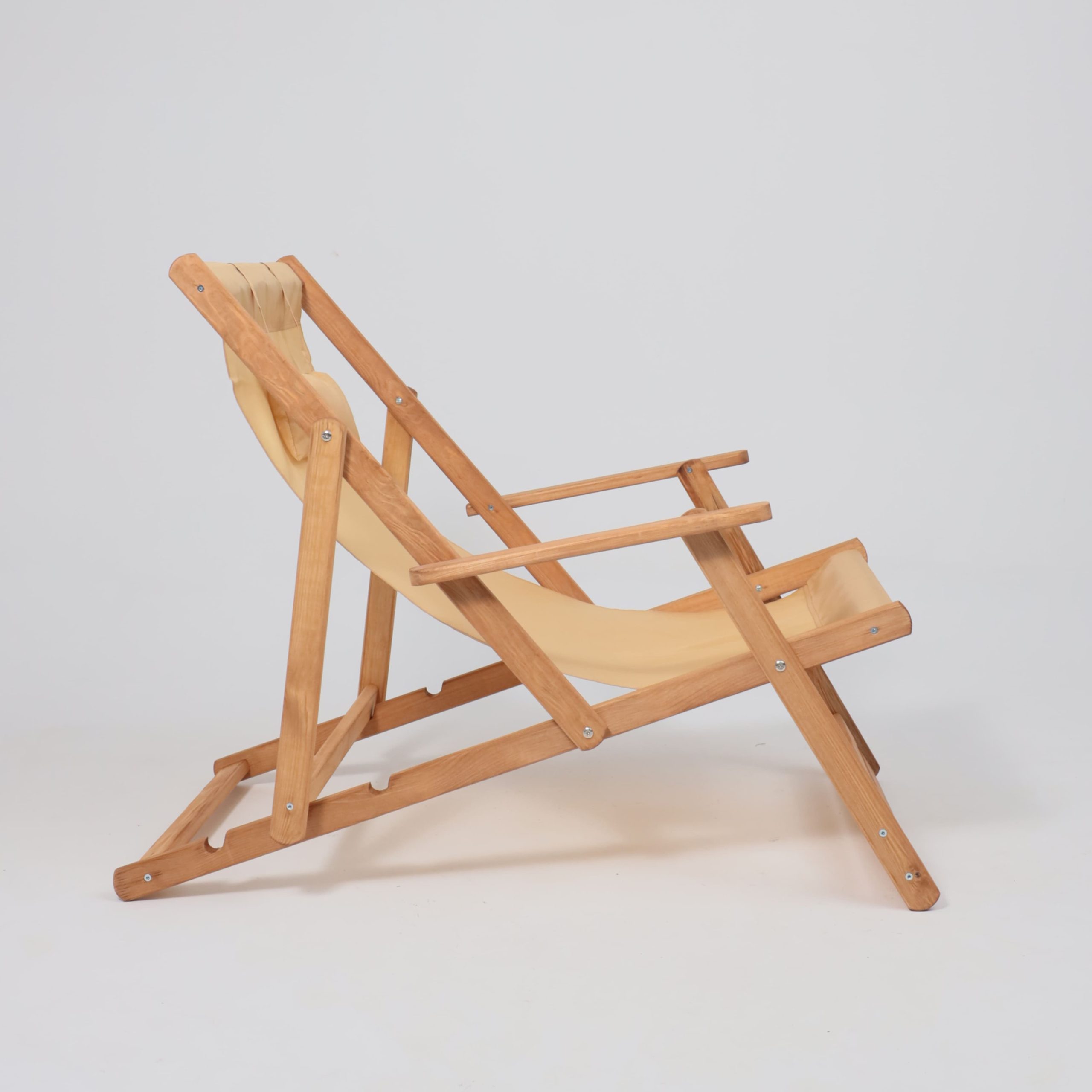 Кресло-шезлонг с подлокотниками DYATEL сиденье из ткани сосна (цвет дуб)