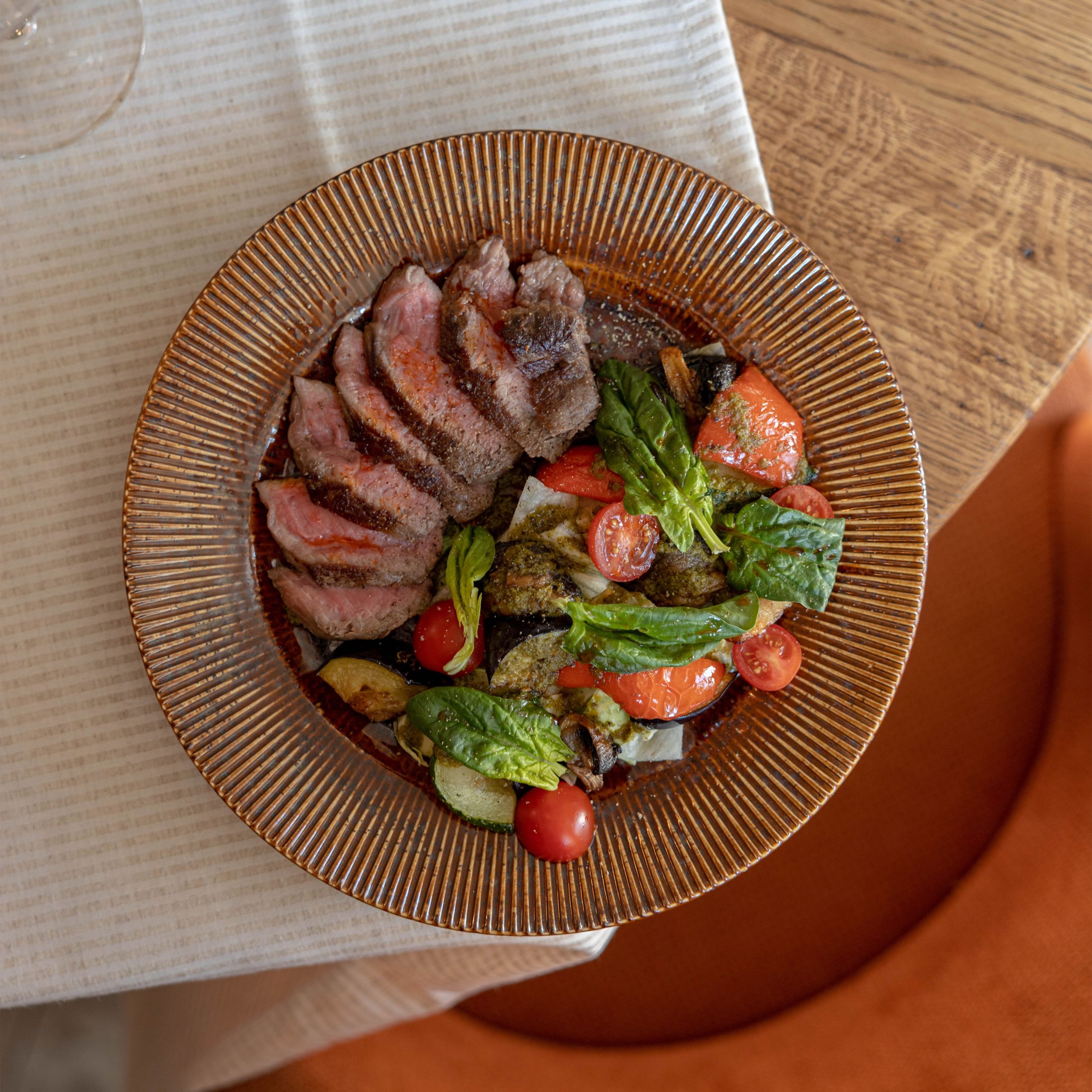 Блюдо AURORA, фарфор, каштановый, d20*2,5см