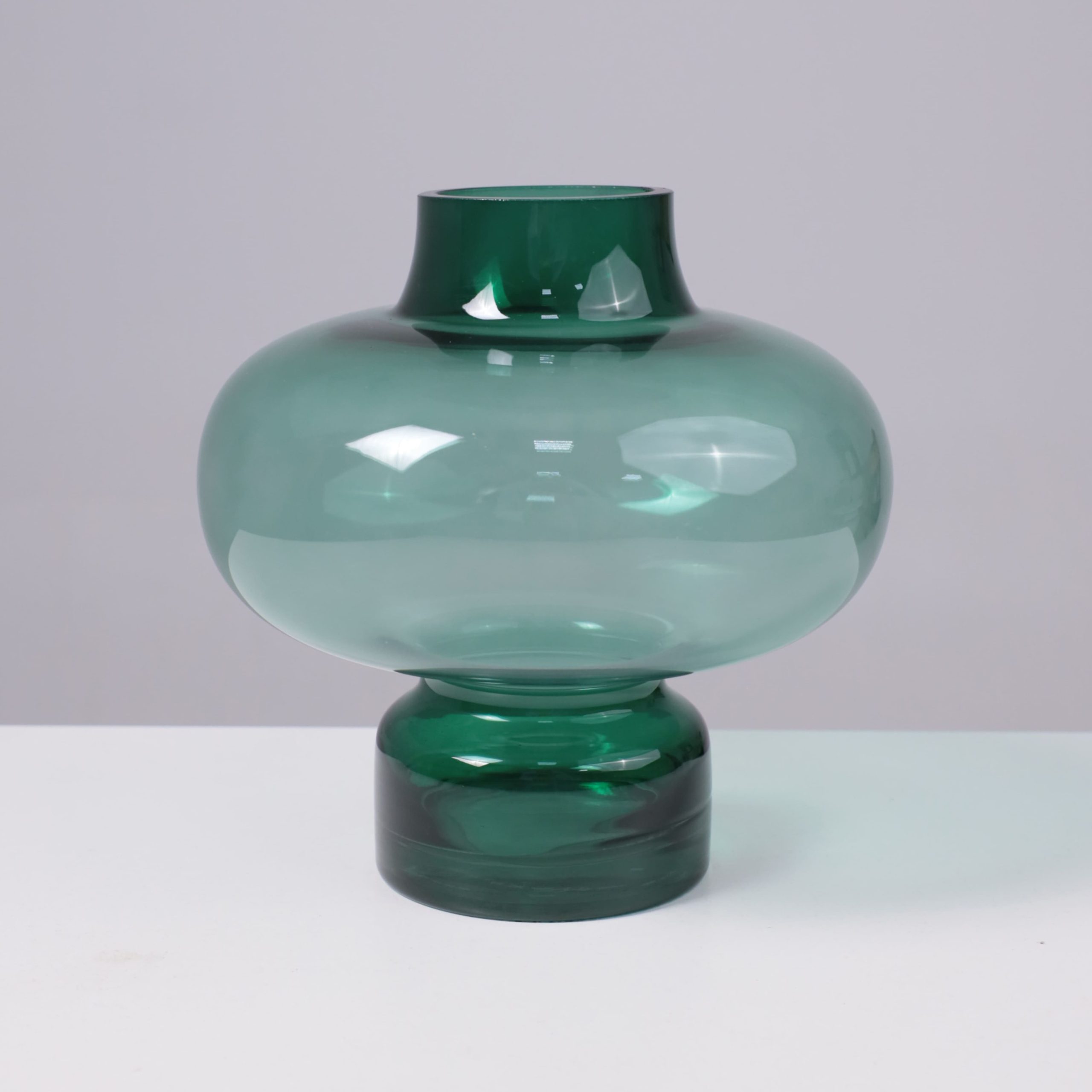 Ваза стеклянная ROUND 2, зеленый, 15*25см