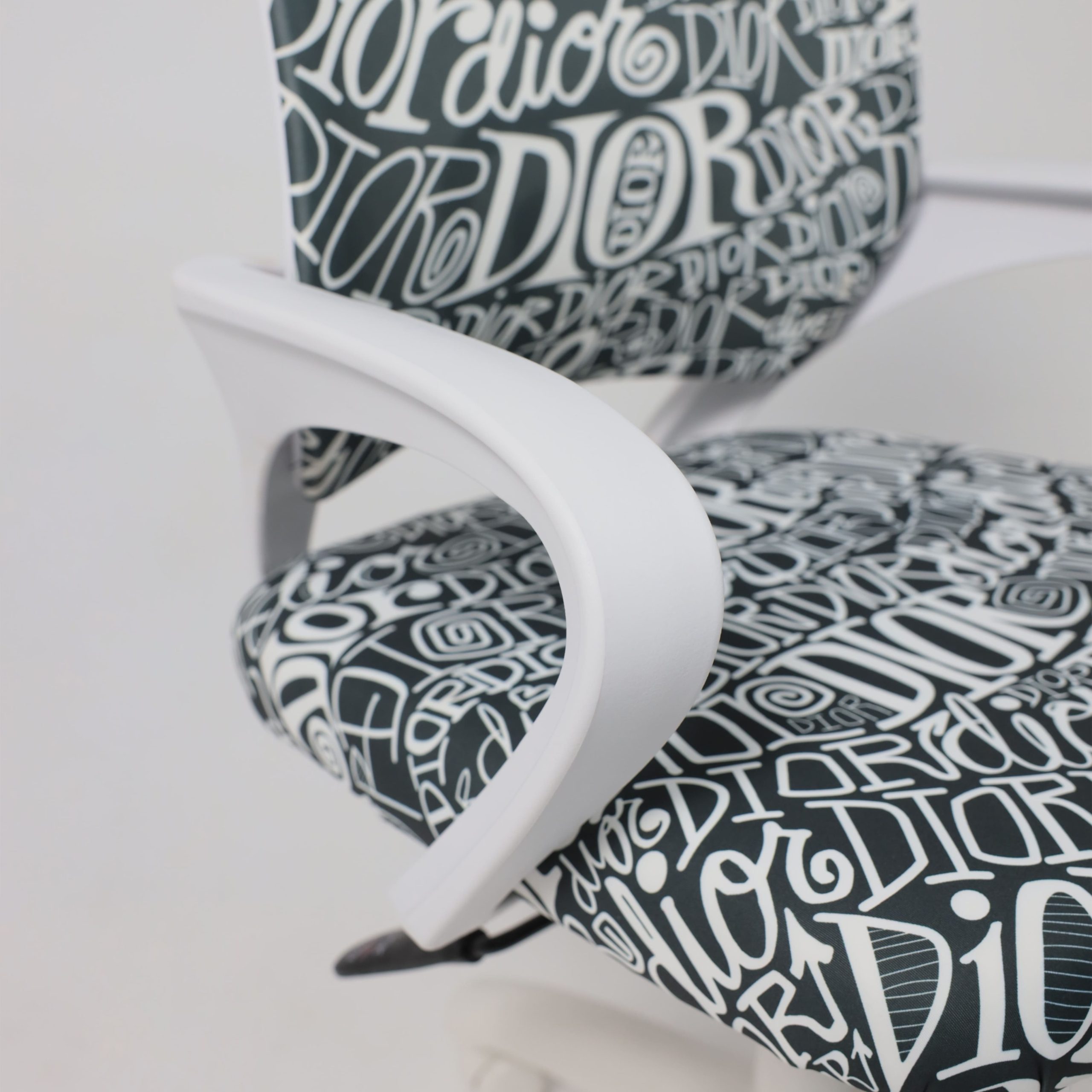 Кресло рабочее, поворотное RICCI NEW, white, ткань, черно-белая диор