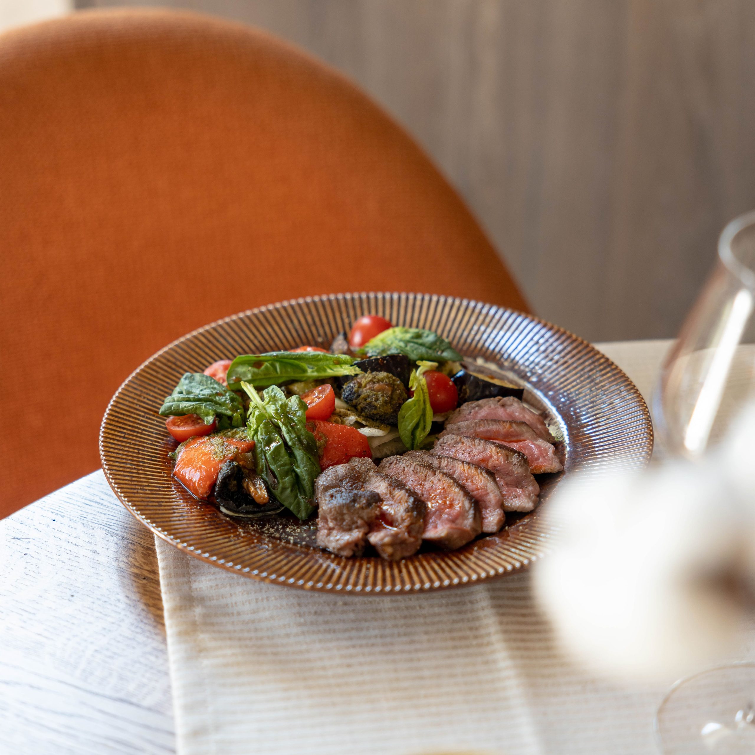 Блюдо AURORA, фарфор, каштановый, d20*2,5см