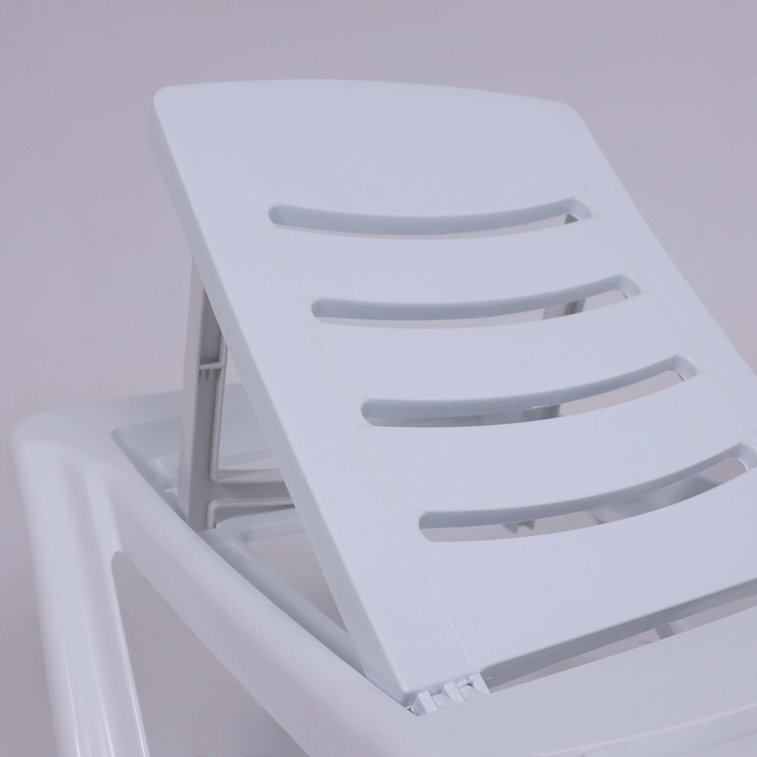 Шезлонг Элластик, белый