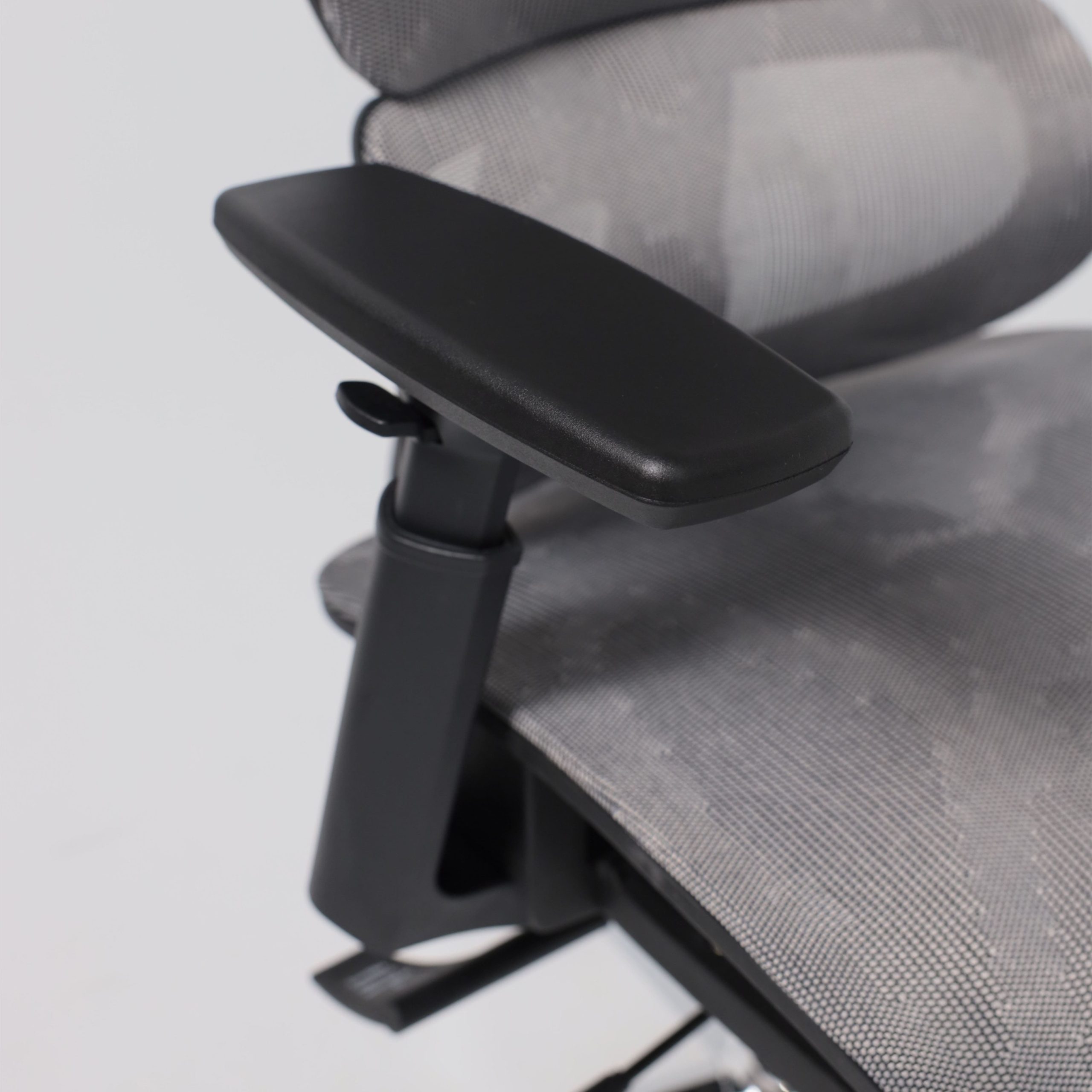 Кресло поворотное EXPERT, серый